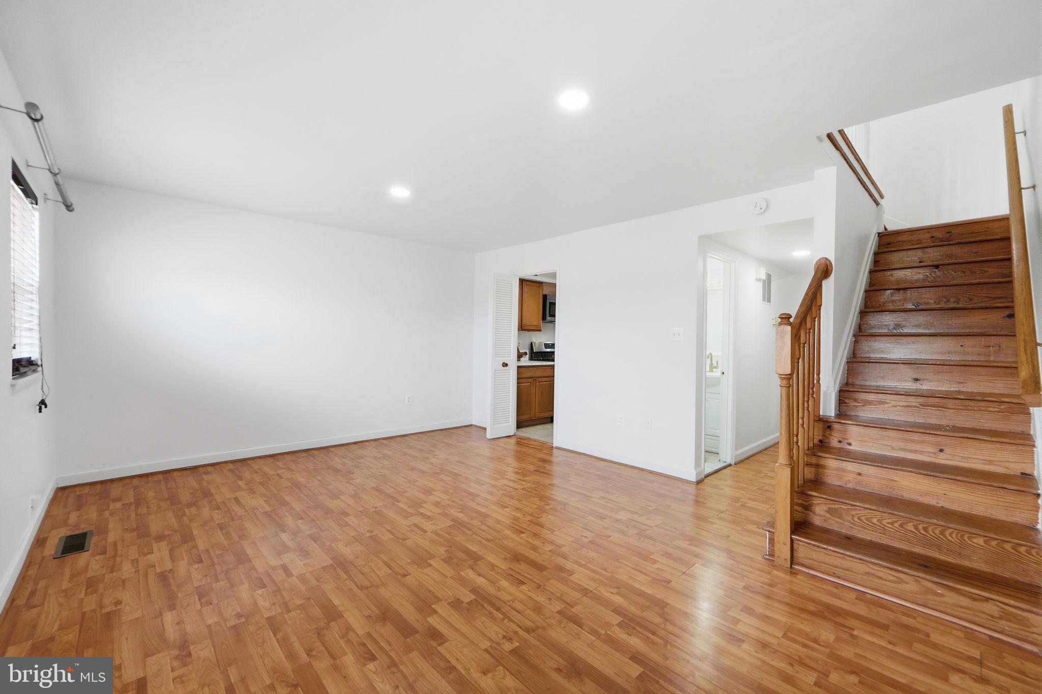 DALE CITY - Residential