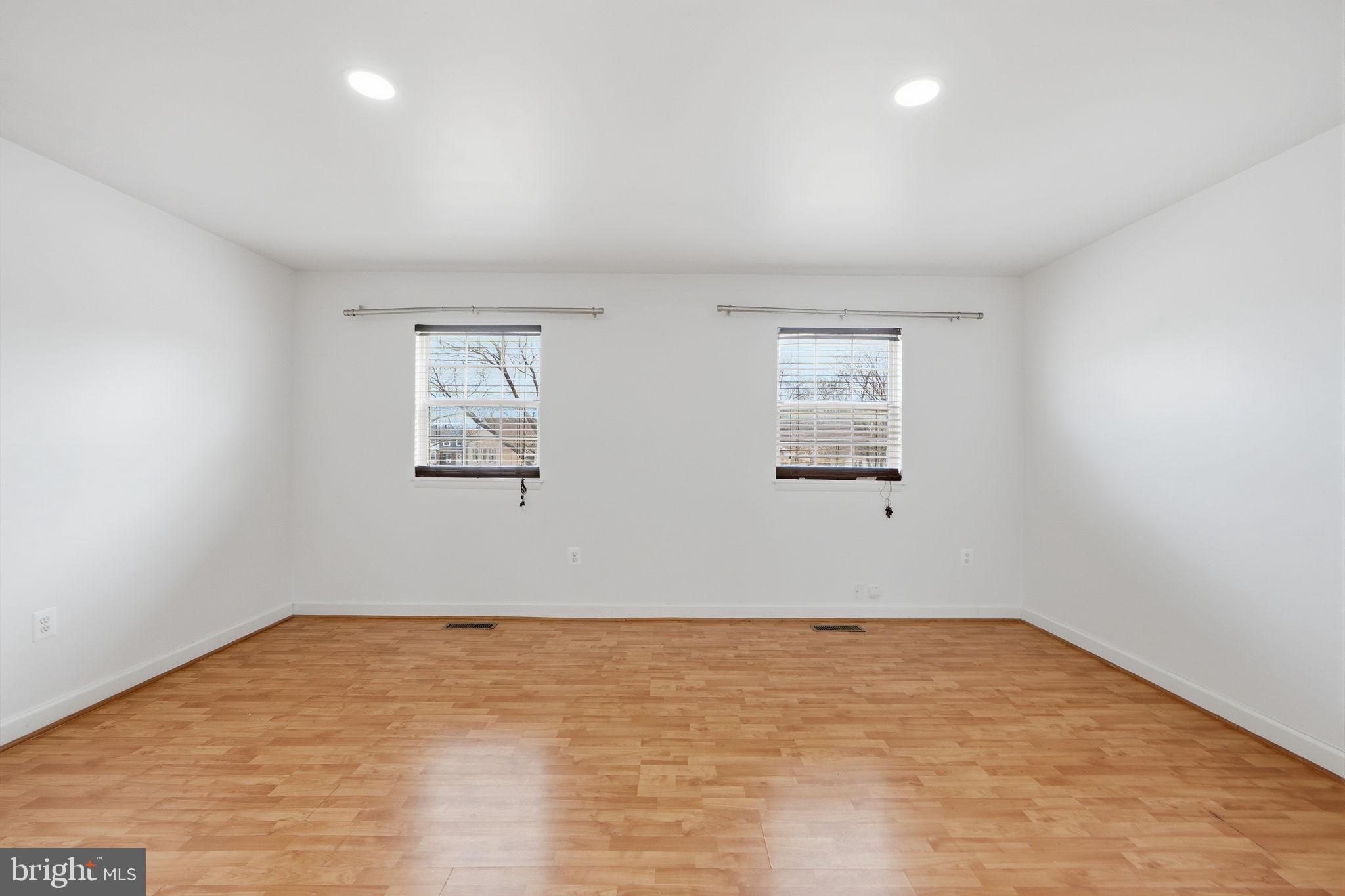 DALE CITY - Residential