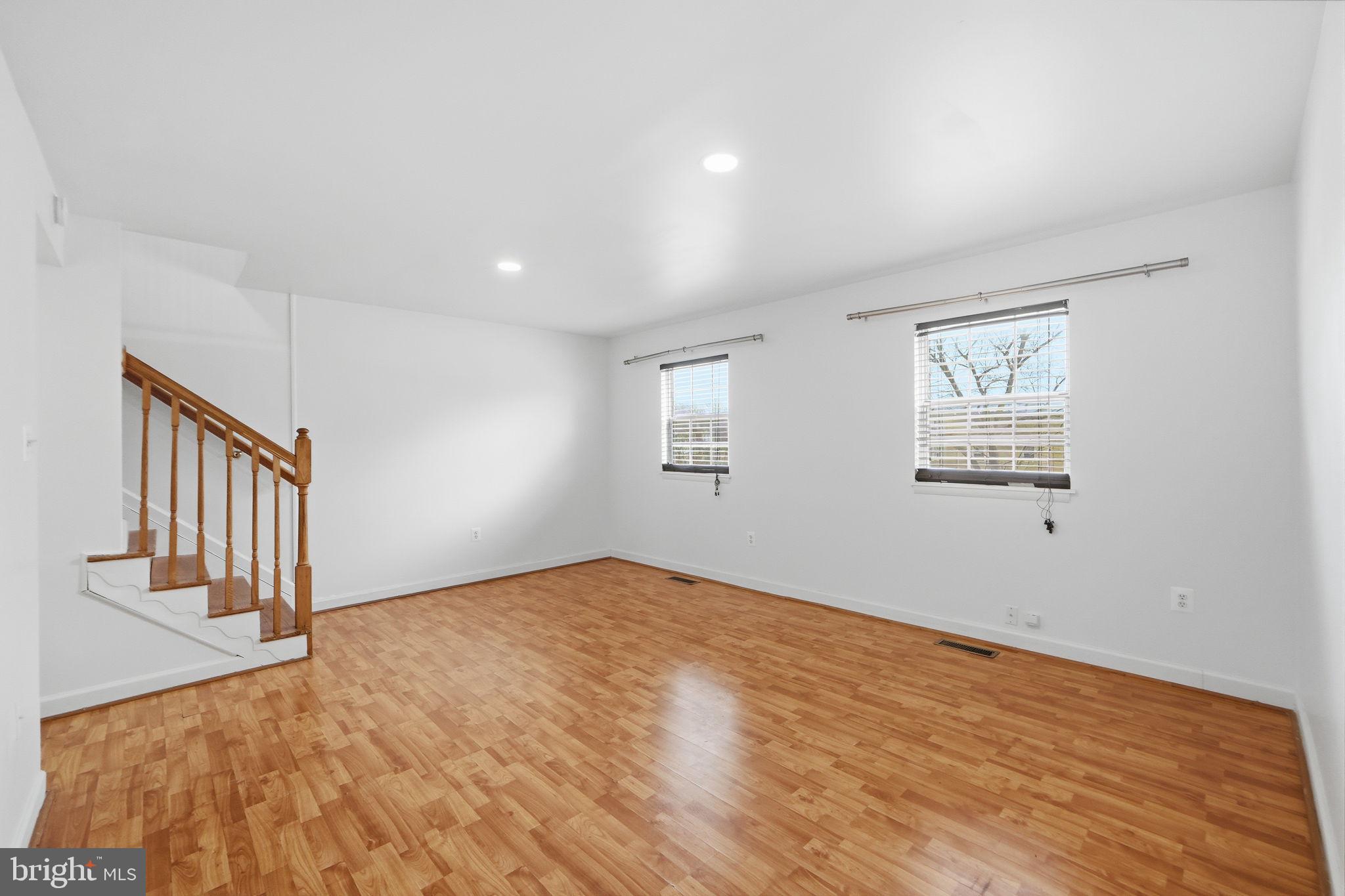 DALE CITY - Residential