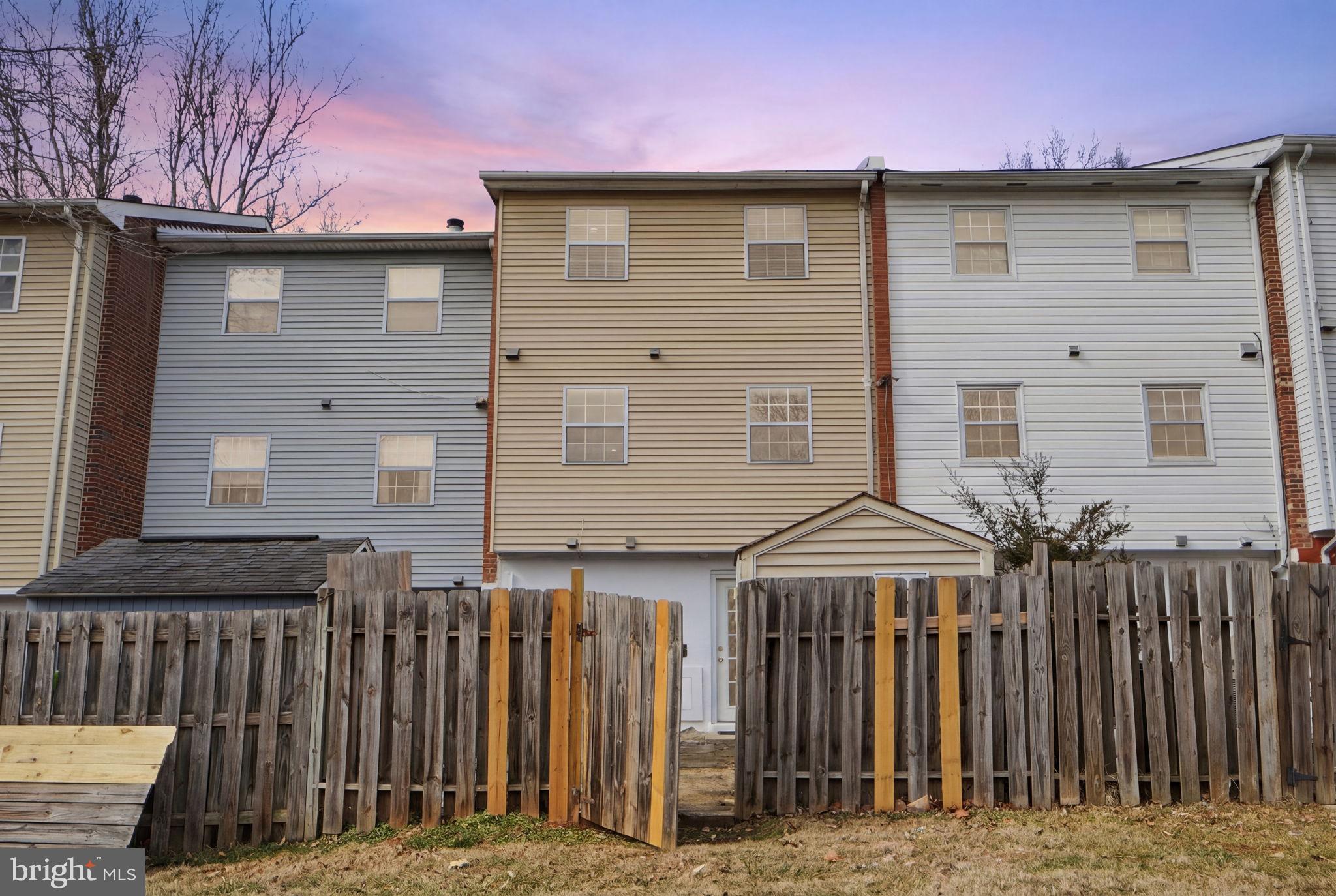 DALE CITY - Residential