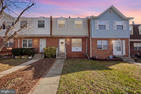 Photo of 4389 Ensbrook Lane, WOODBRIDGE, VA 22193 (MLS # VAPW2112402)