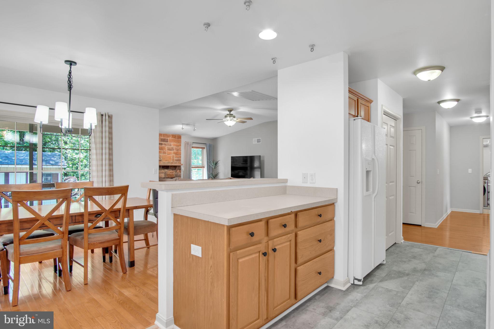 42 RIDGE AVENUE