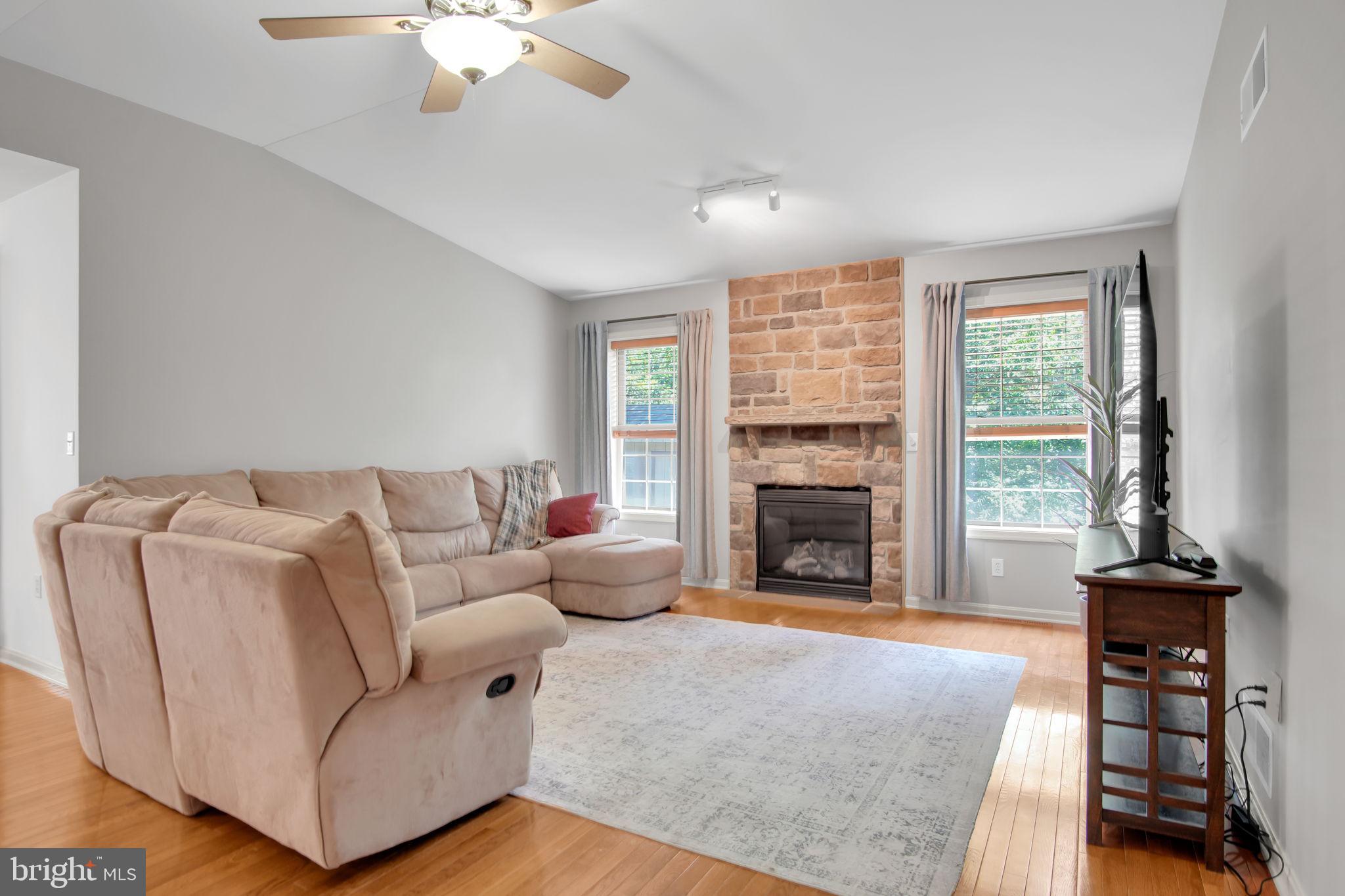 42 RIDGE AVENUE