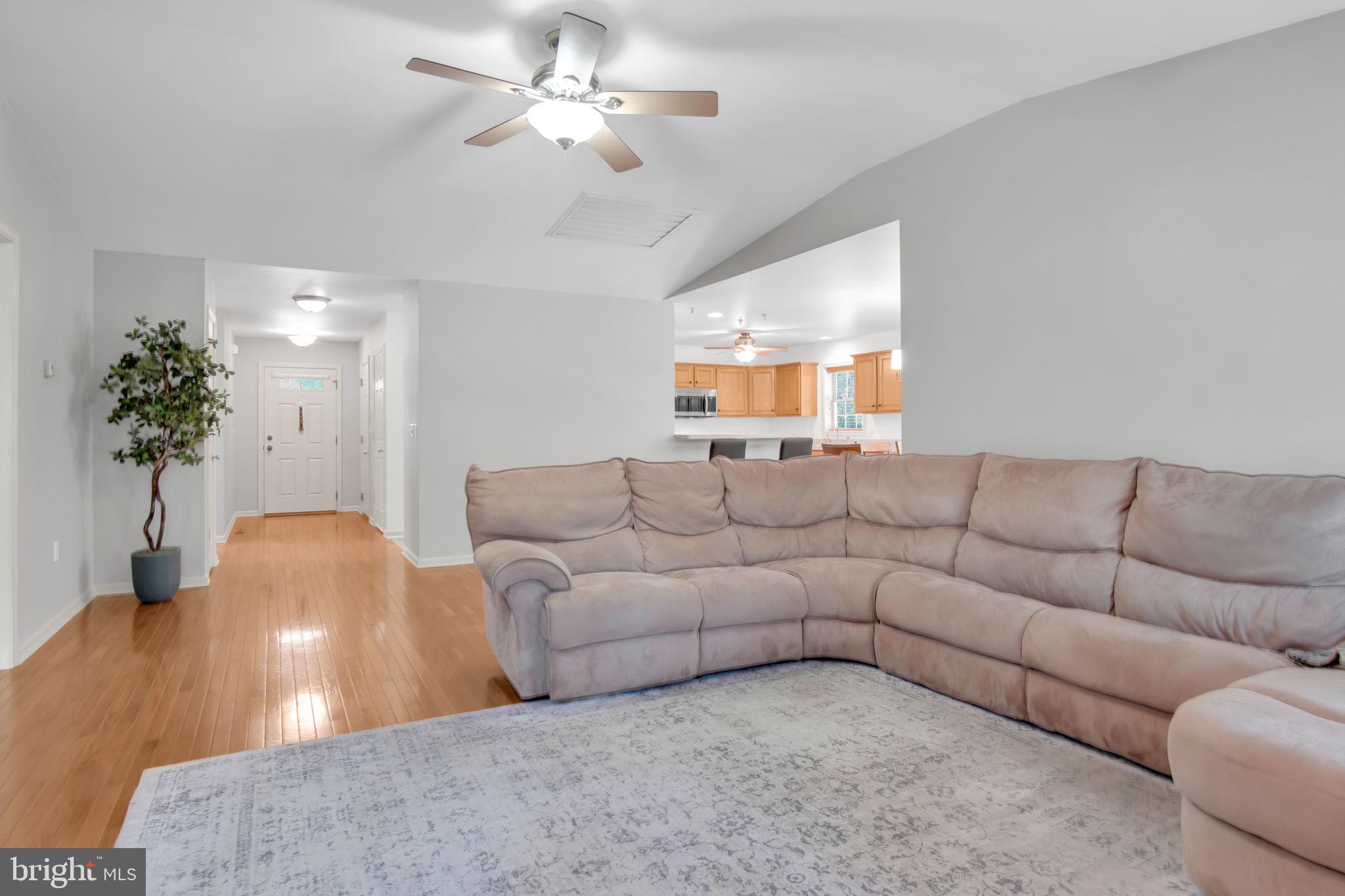42 RIDGE AVENUE