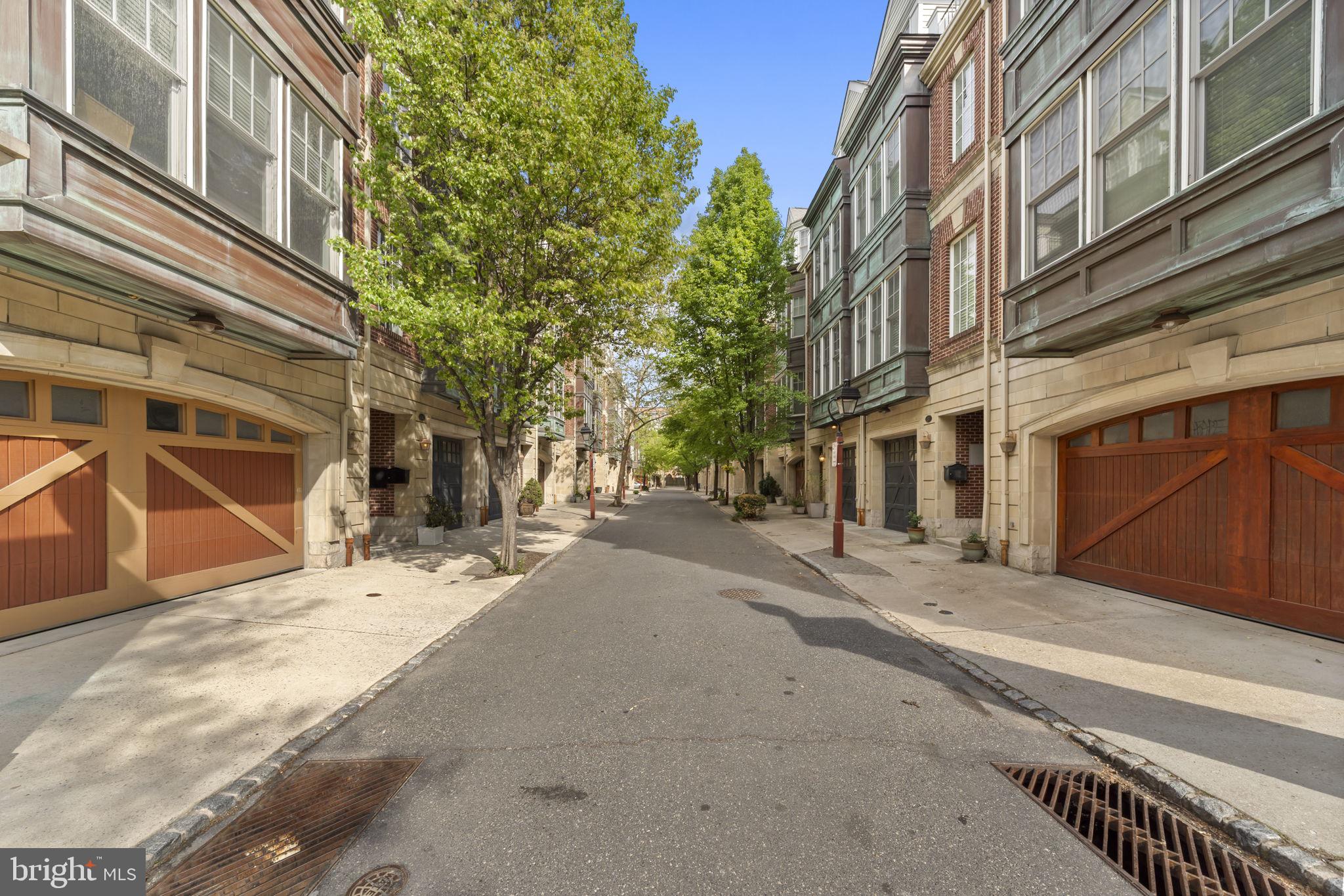 SOCIETY HILL - Residential