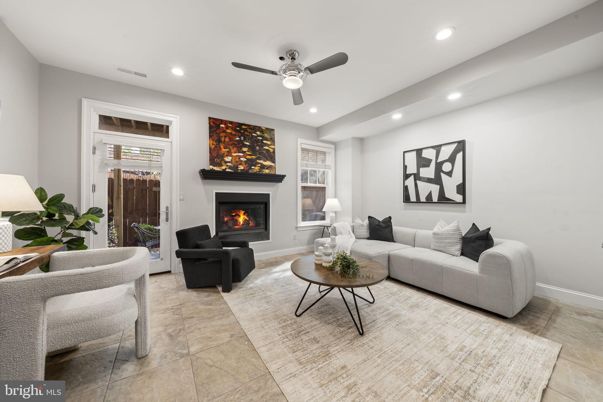 SOCIETY HILL - Residential