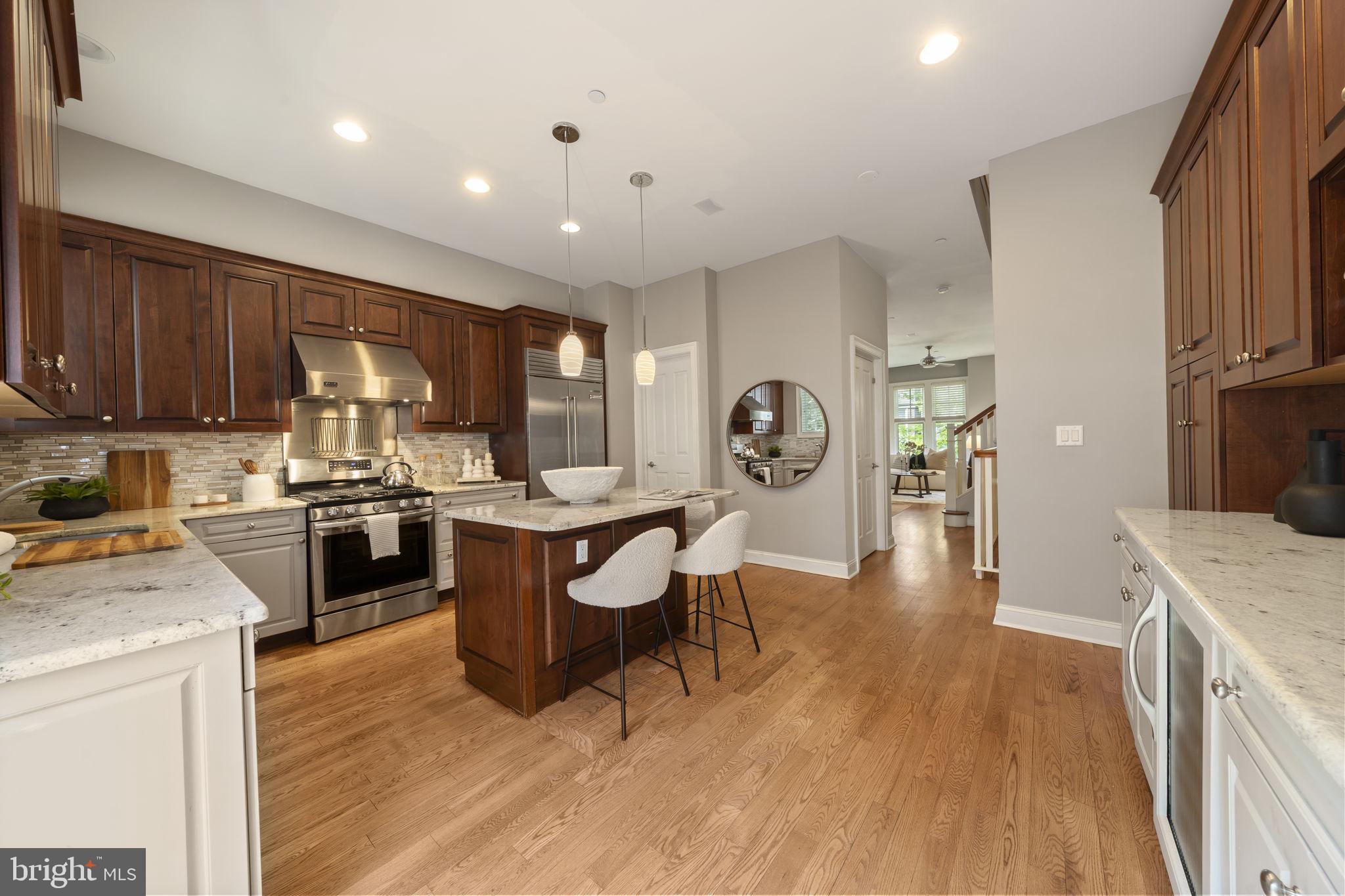 SOCIETY HILL - Residential