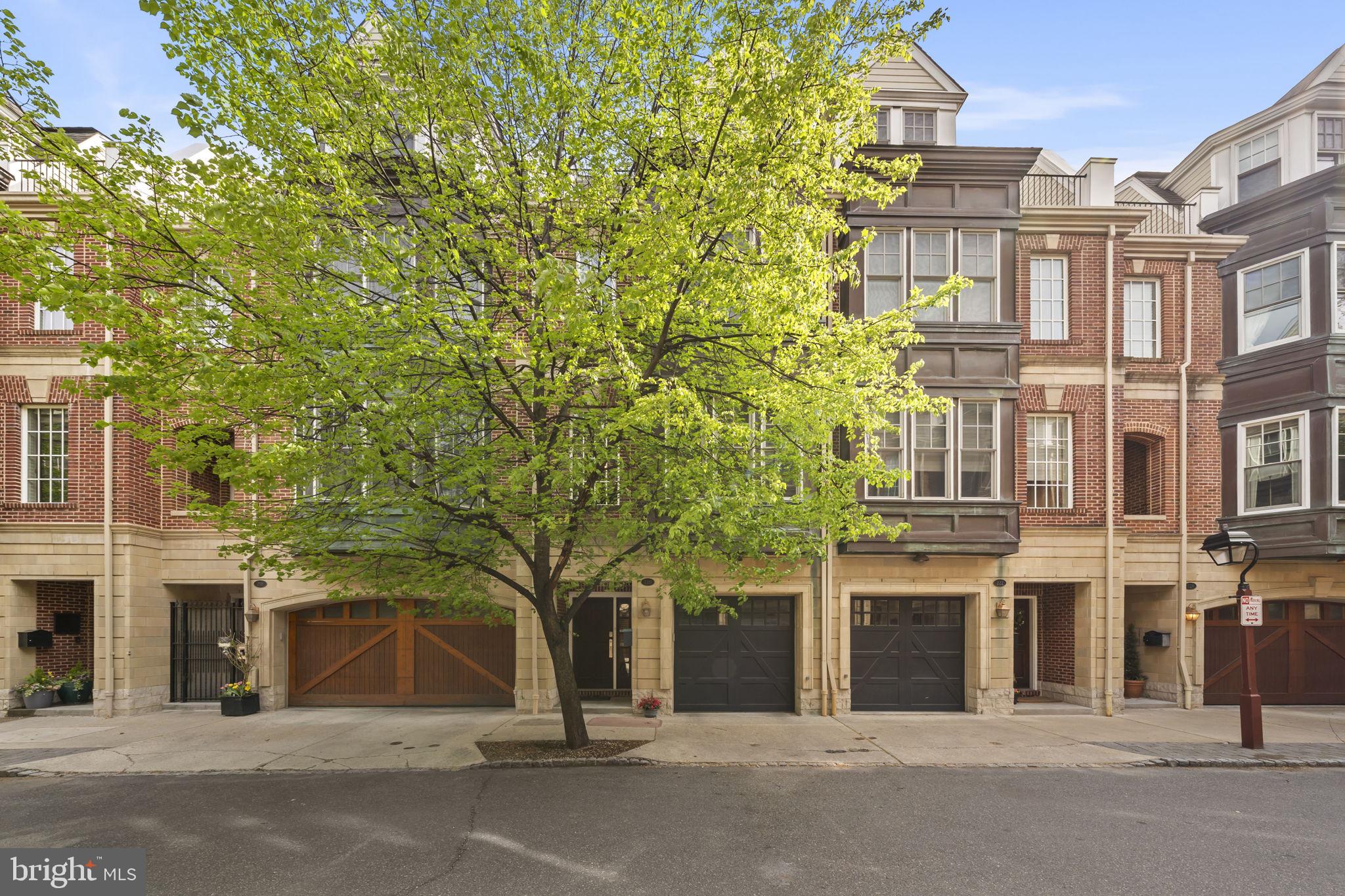 SOCIETY HILL - Residential