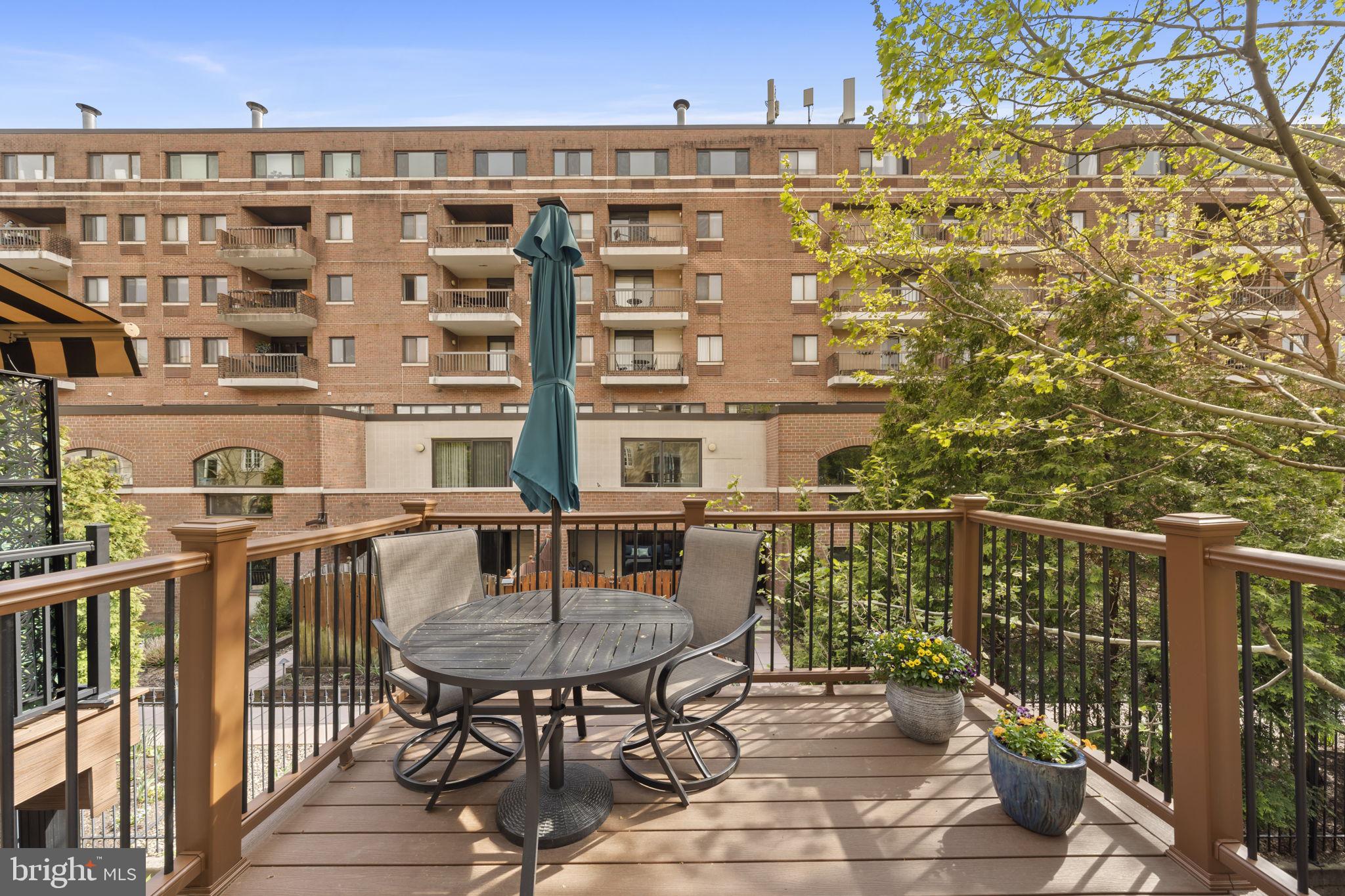 SOCIETY HILL - Residential