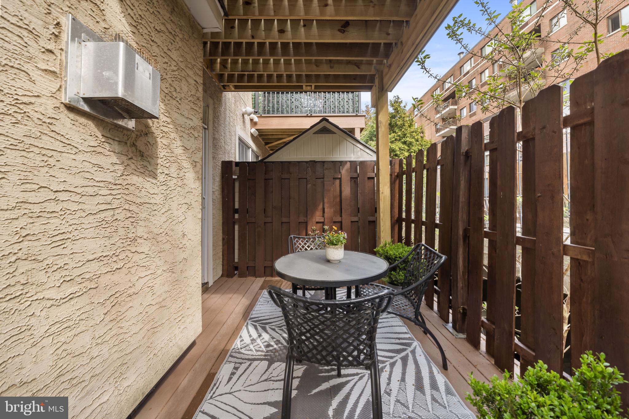 SOCIETY HILL - Residential