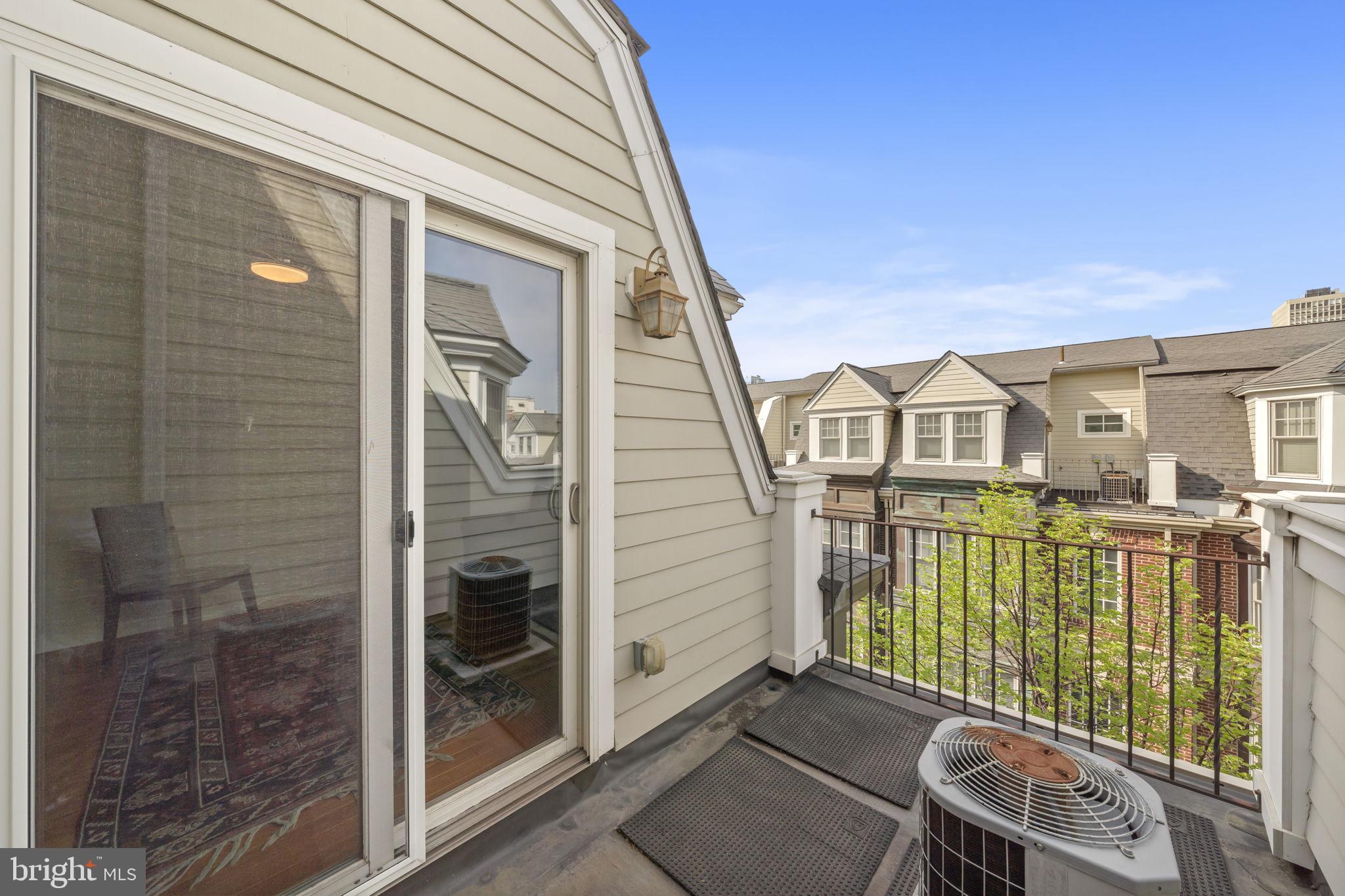 SOCIETY HILL - Residential