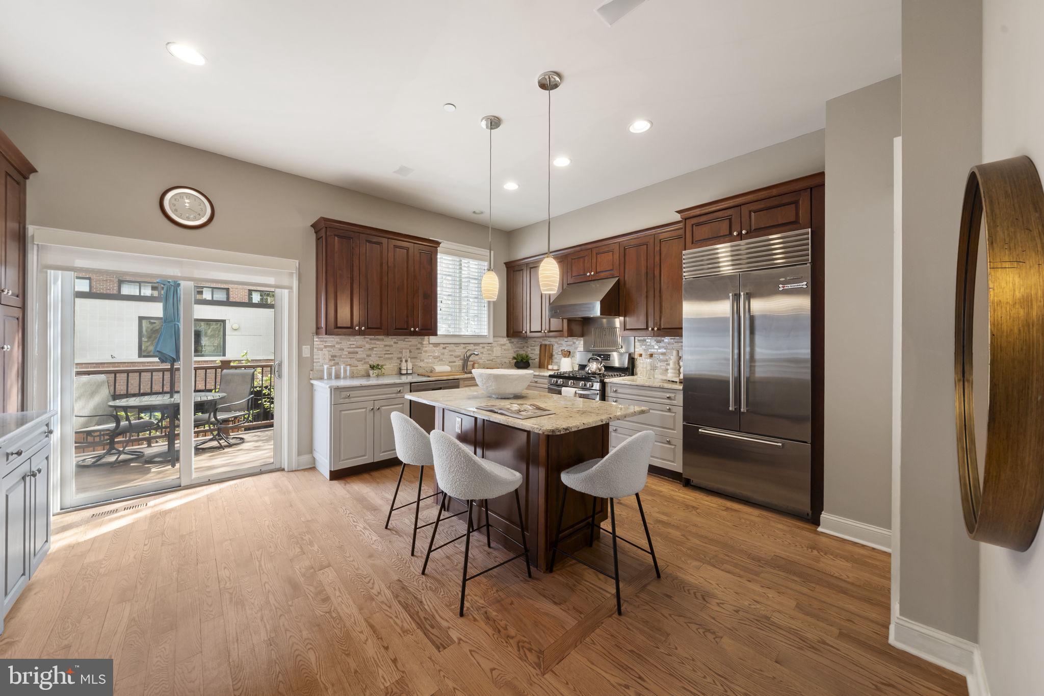 SOCIETY HILL - Residential