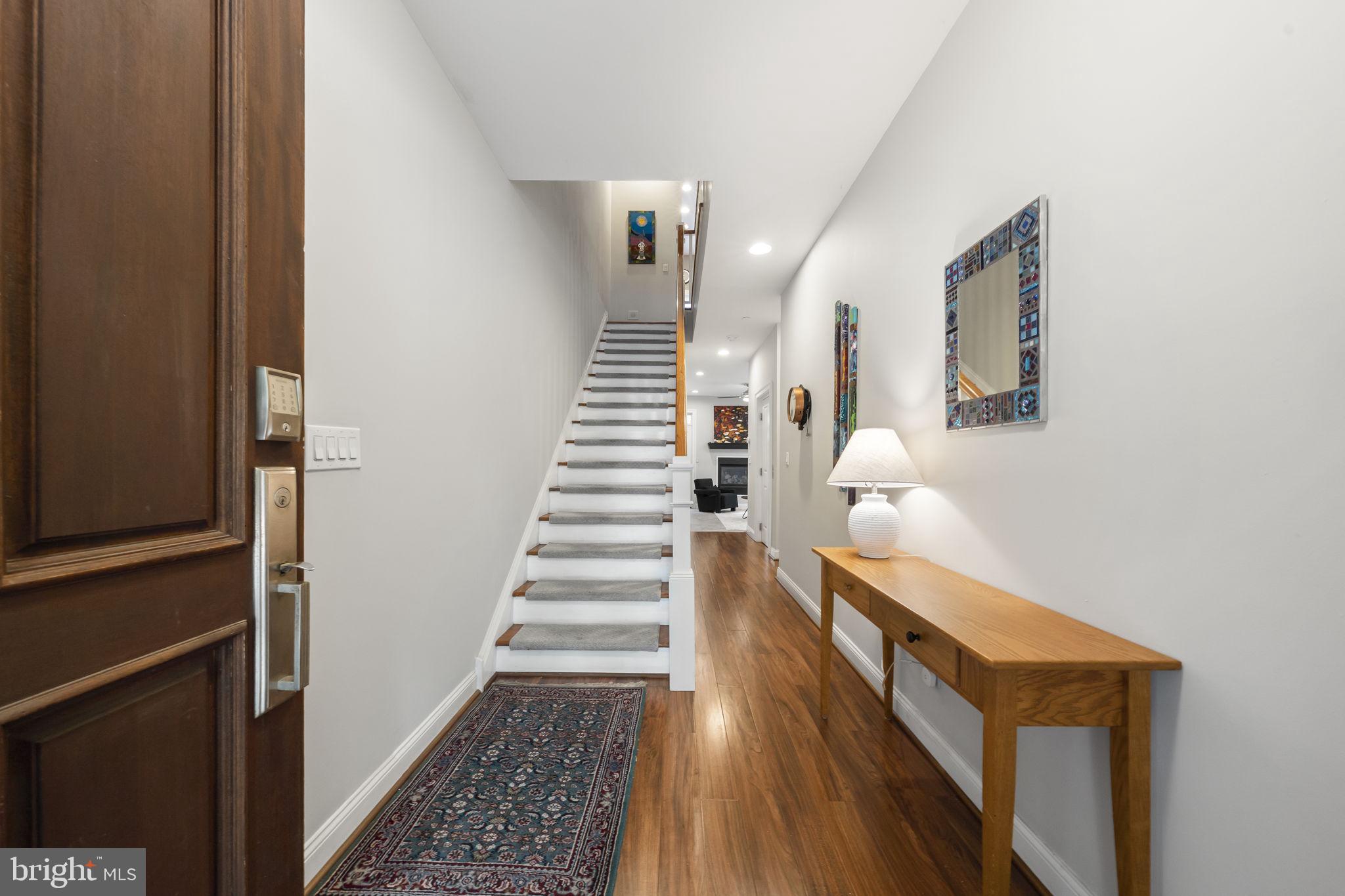 SOCIETY HILL - Residential