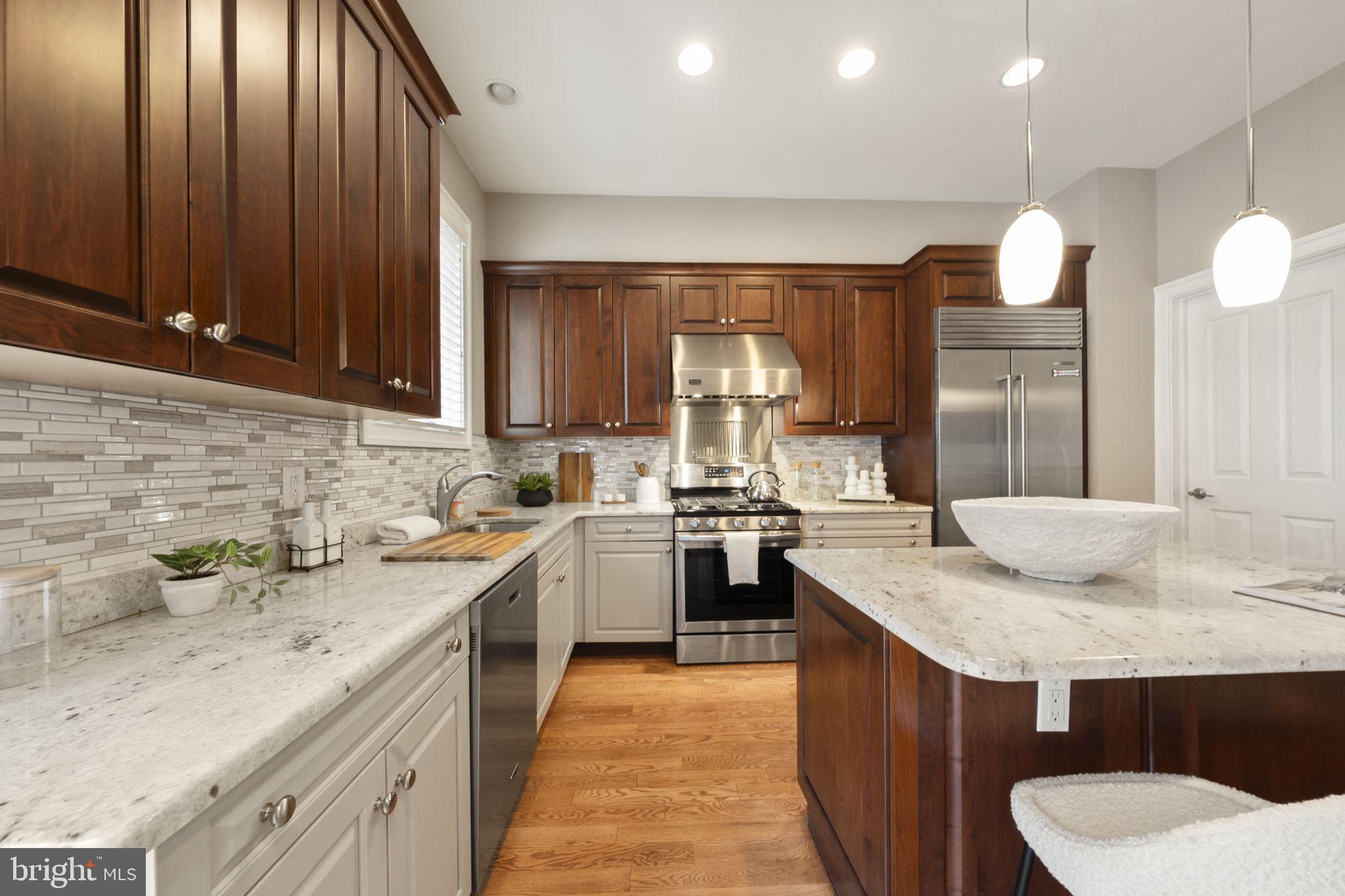 SOCIETY HILL - Residential