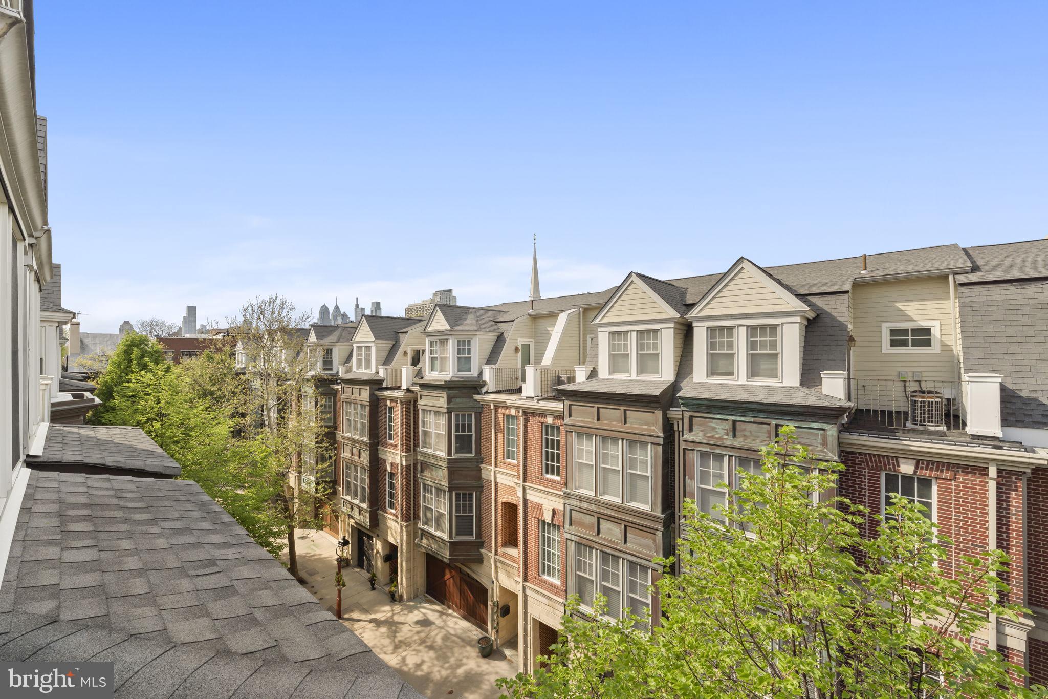 SOCIETY HILL - Residential