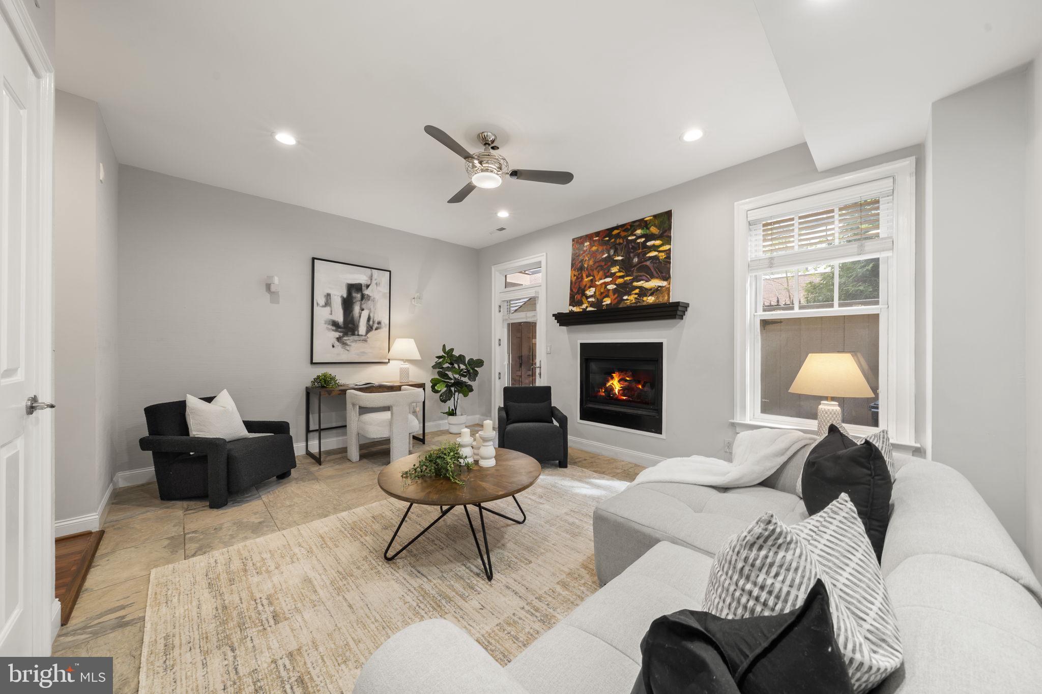 SOCIETY HILL - Residential