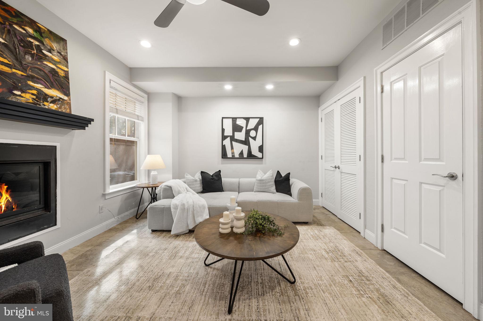 SOCIETY HILL - Residential