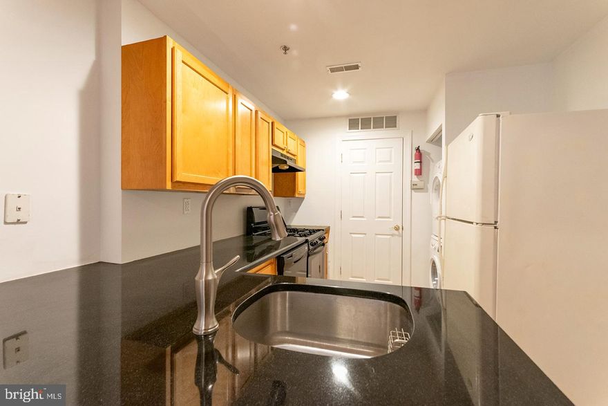 *Available 6/1/2024!*

This beautiful 1 bed, 1.5 bath condo is conveniently located in the heart of Old City! Large bedroom with walk in closet, private designer bathroom, and 1 private PARKING Space. This stunning unit with private entrance has it all: granite countertops, stainless steel appliances, gleaming hardwood floors throughout, gas heat and central air, modern layout, and great closet space. Laundry is in the kitchen with full size front loading washer and dryer. The building has an elevator, ample basement storage space, and a gated deeded parking space. You are just two blocks away from the subway station, and have easy access to I-95 and I-676. Just steps away from Elfreth’s Alley, Betsy Ross House, Race Street Pier, Penn’s Landing, restaurants, shopping, and much more!

*Small dogs under 35 lbs and cats permitted
*$500 Non-Refundable pet deposit
*Parking spot available for $200/mo

Please call to schedule an appointment for a showing!