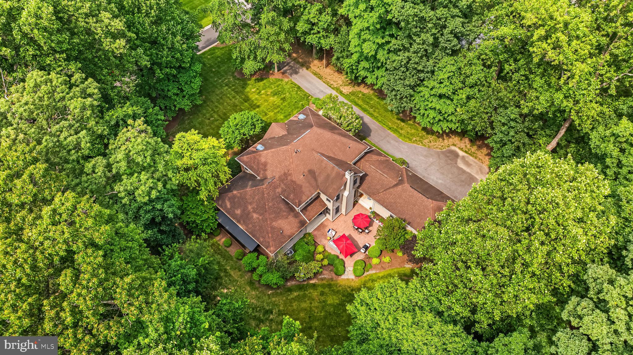 2511 CHESTNUT WOODS COURT