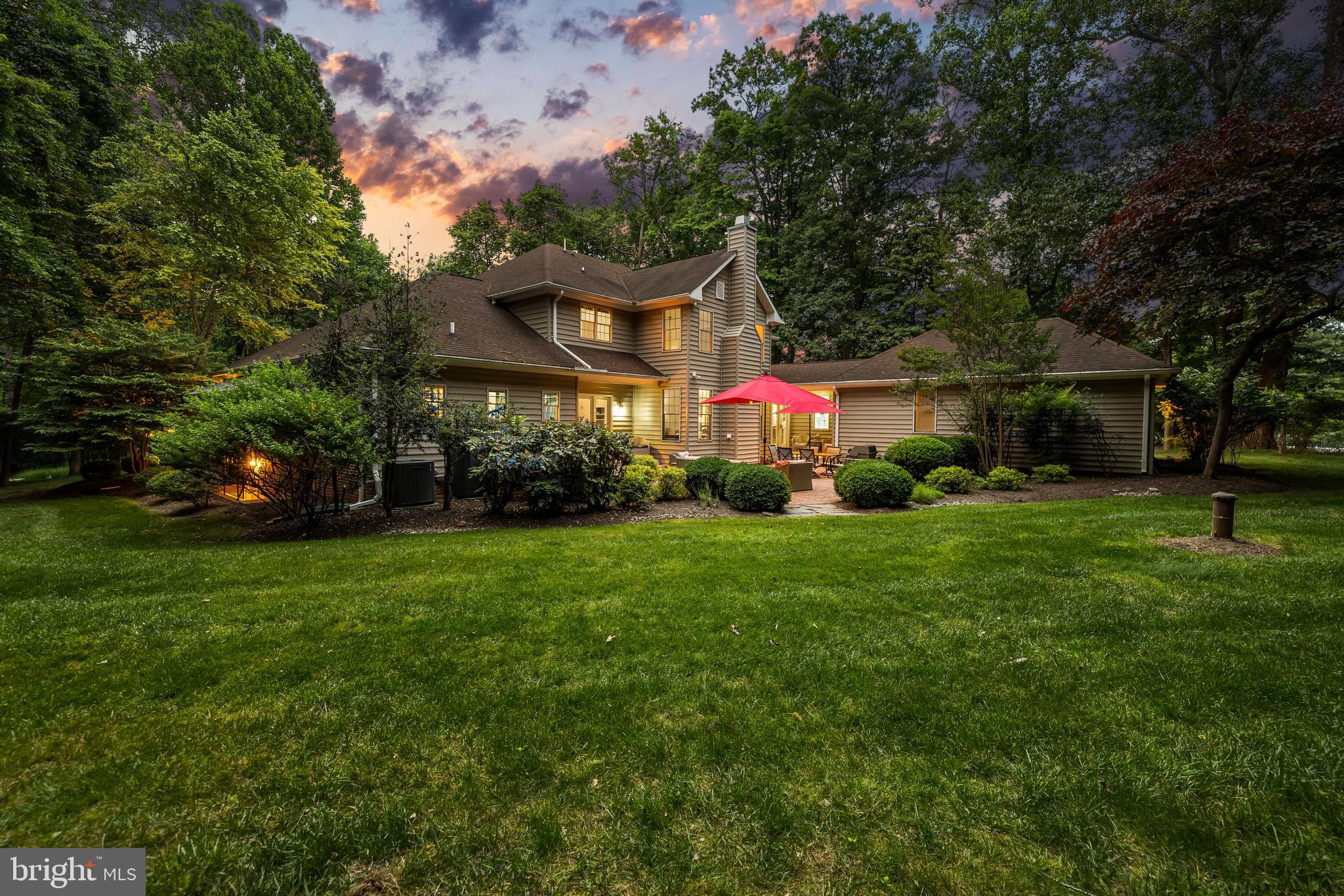 2511 CHESTNUT WOODS COURT