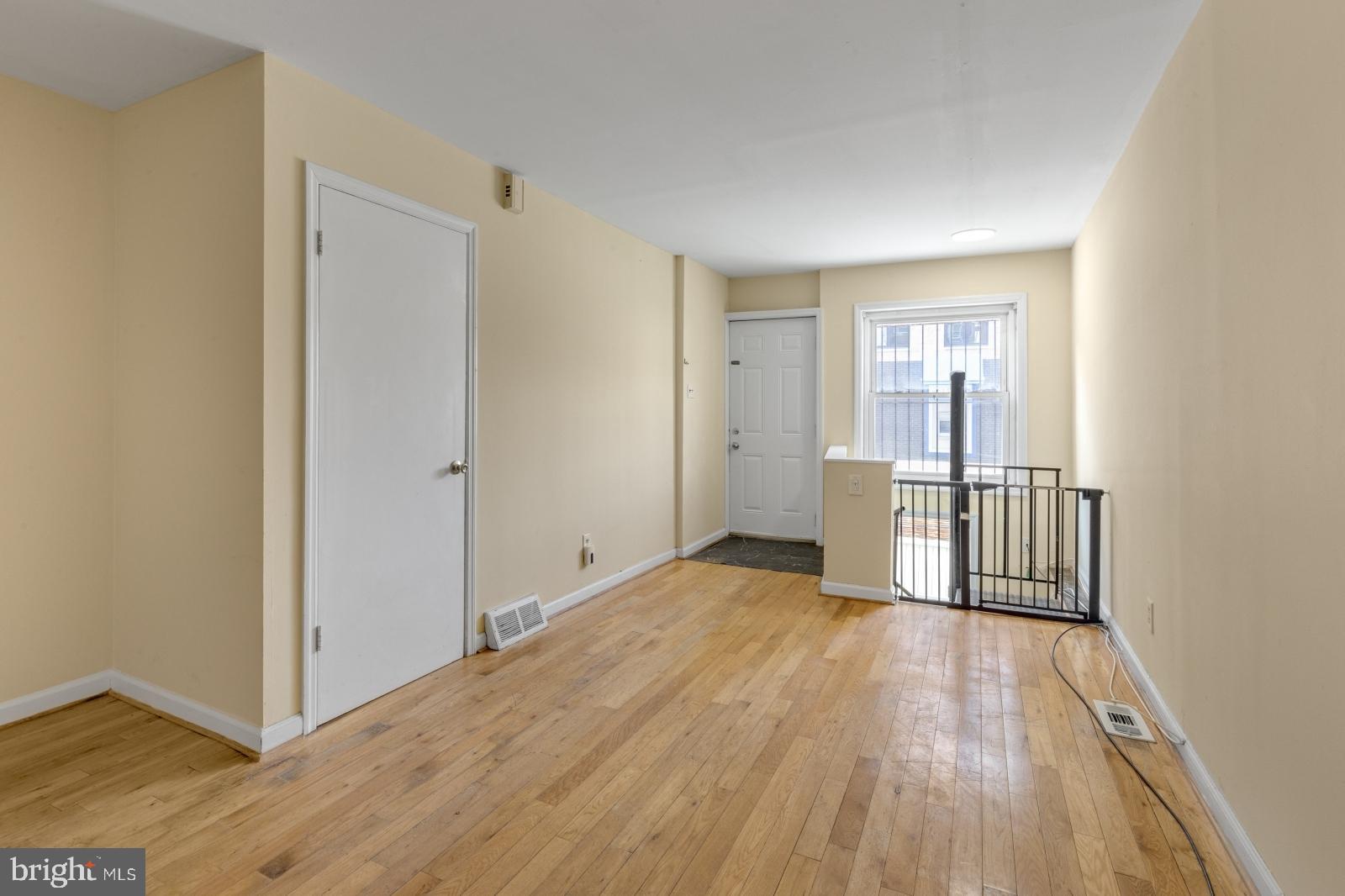 QUEEN VILLAGE - Residential Lease