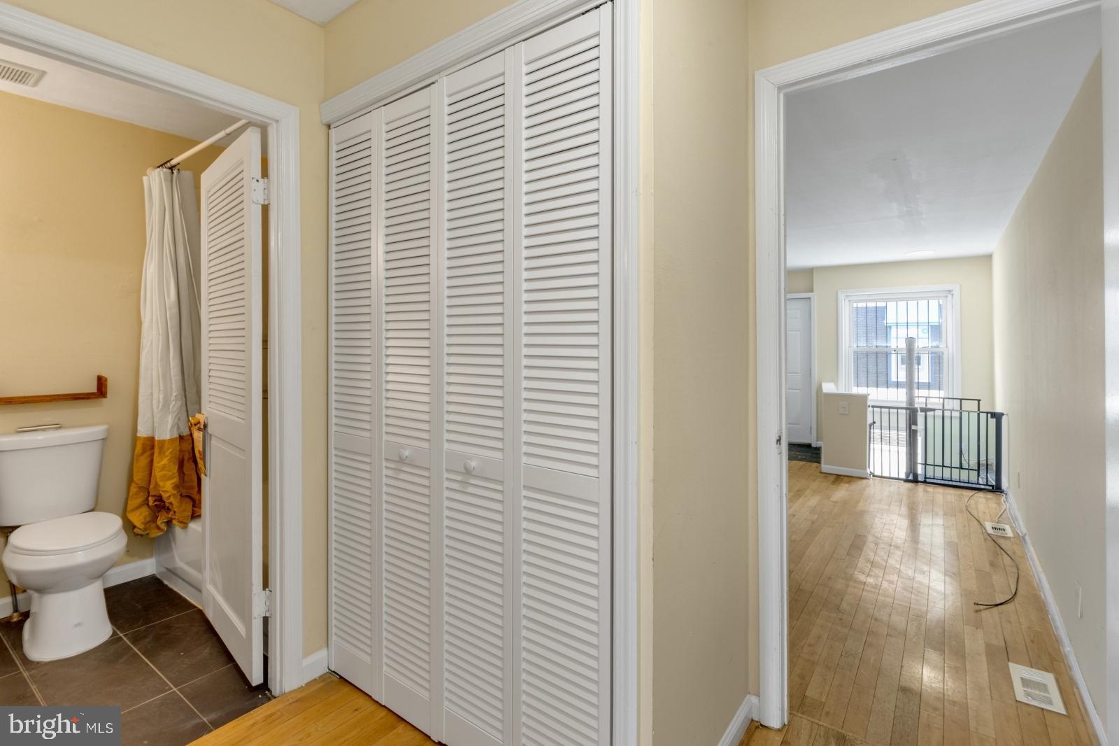 QUEEN VILLAGE - Residential Lease