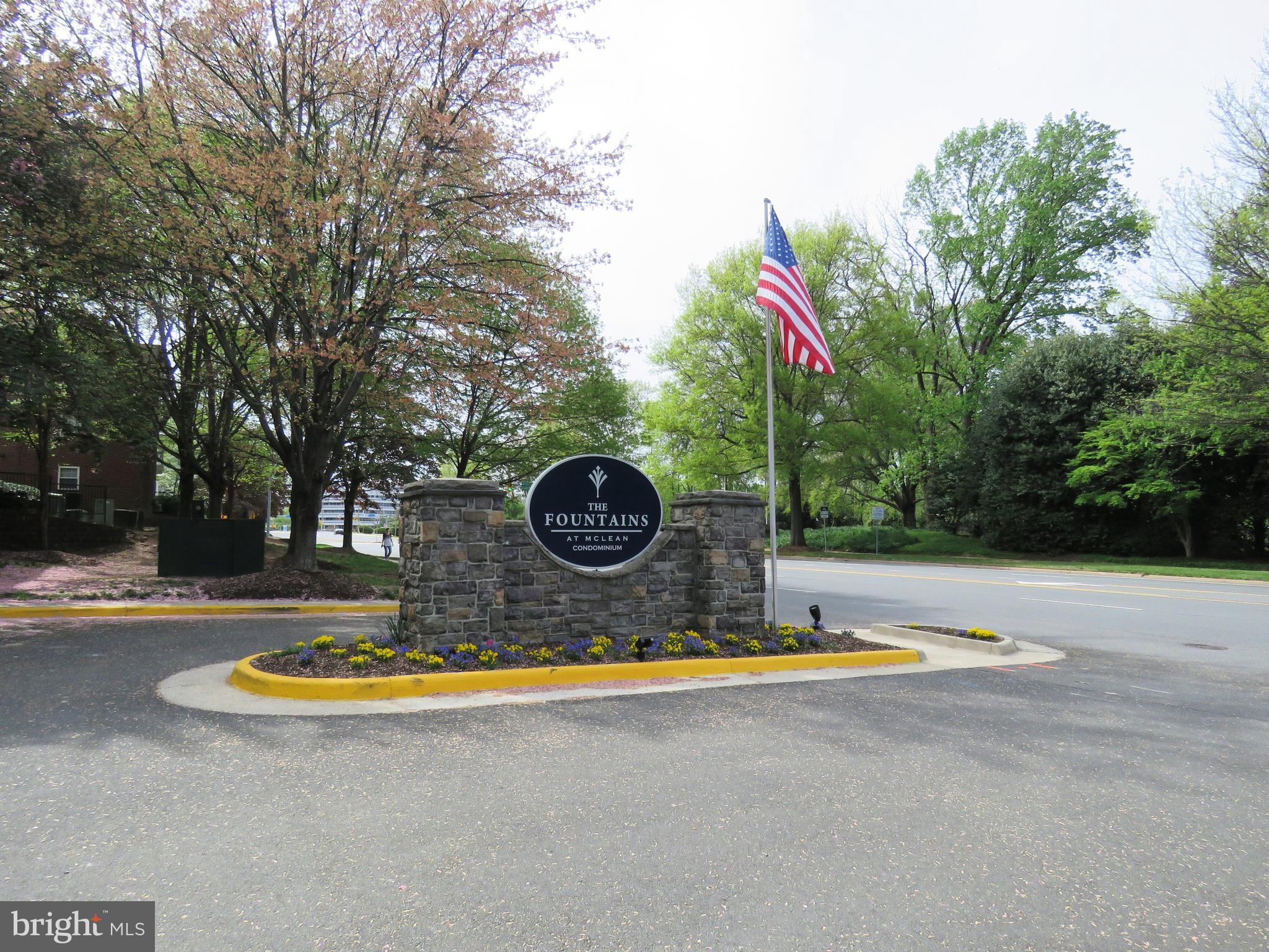 FOUNTAINS AT MCLEAN - Residential