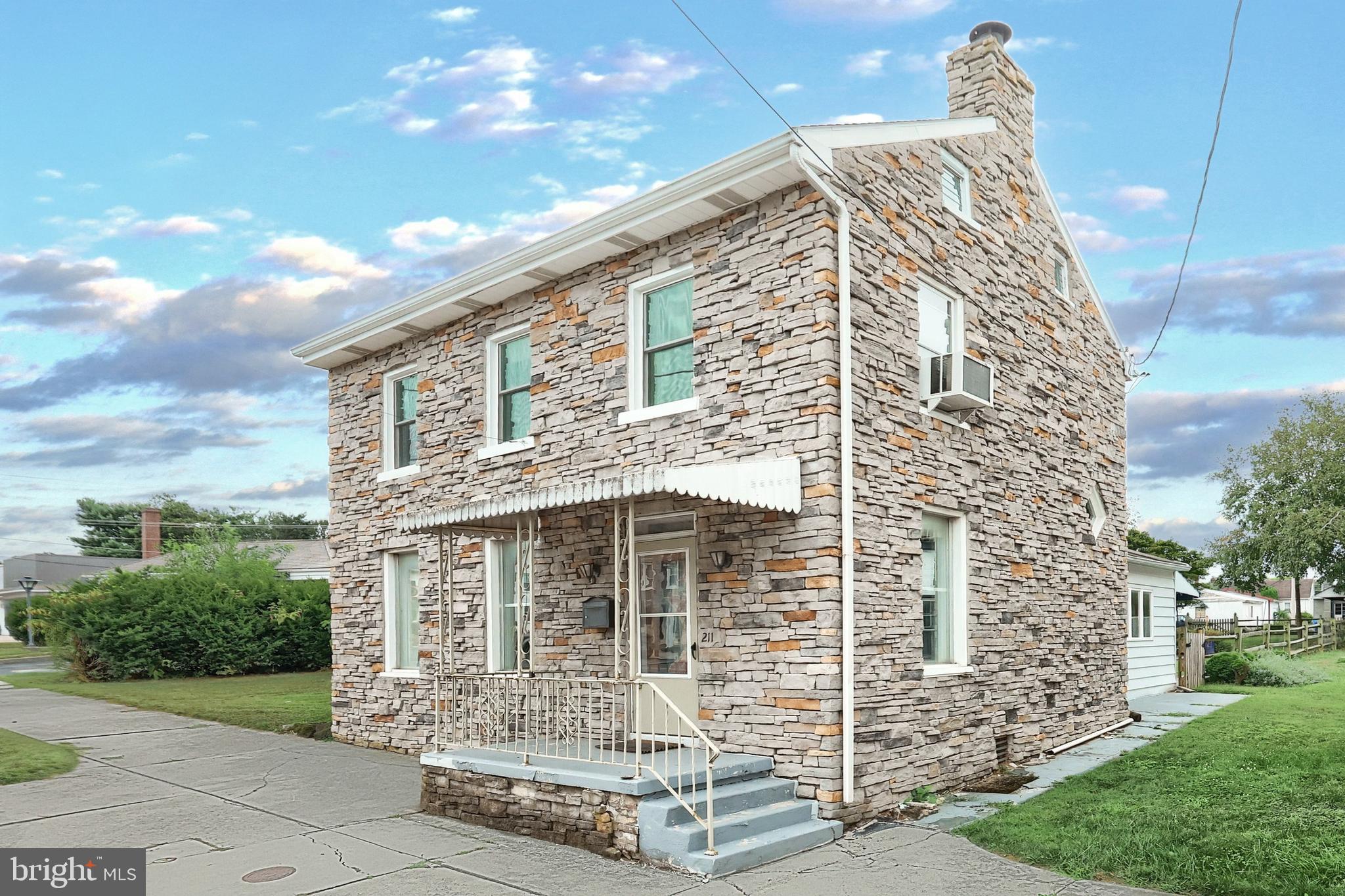 211 E KING STREET