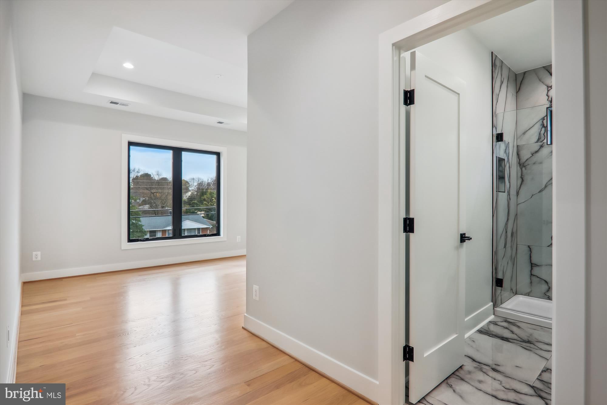 VIENNA WOODS - Residential