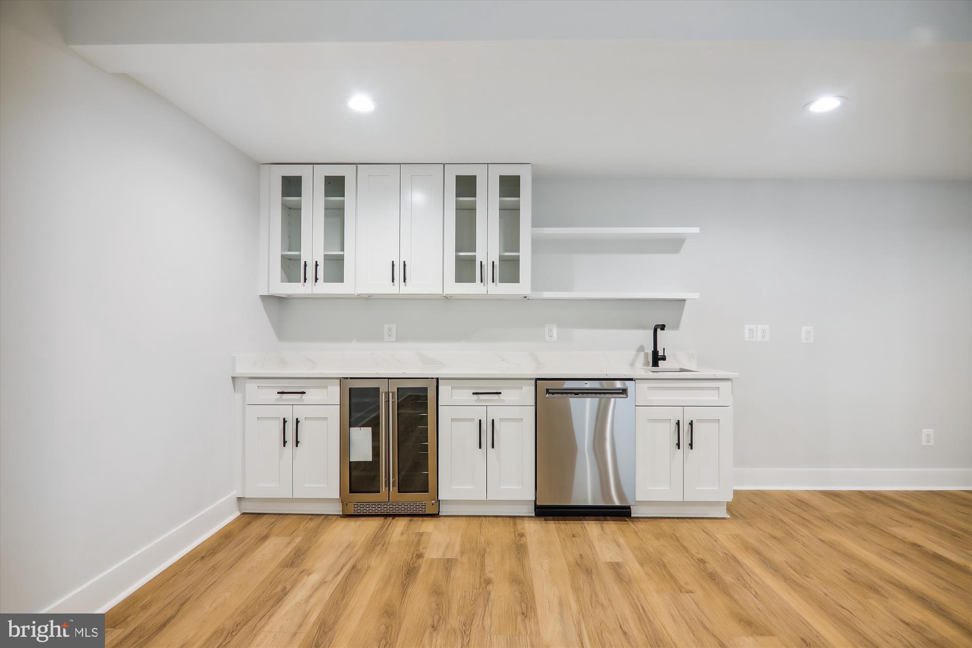 VIENNA WOODS - Residential