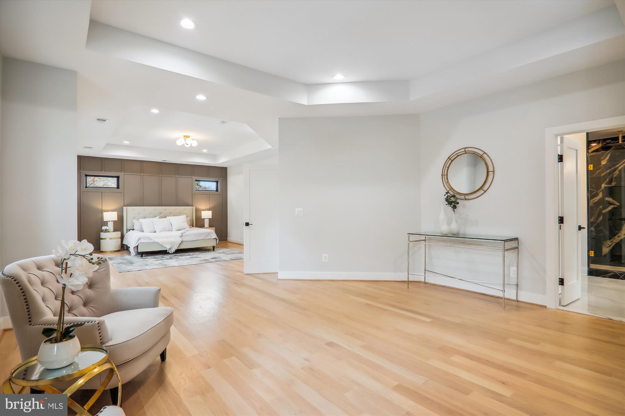 VIENNA WOODS - Residential