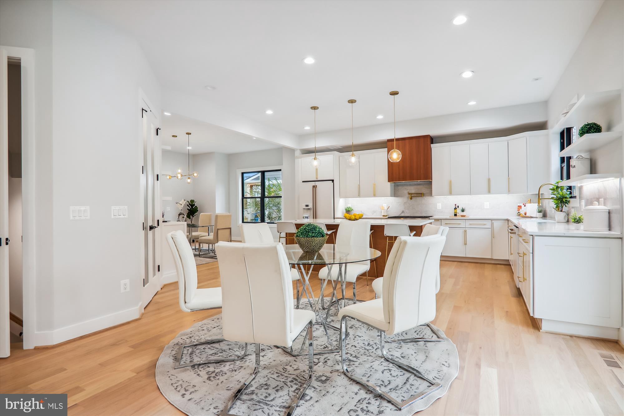 VIENNA WOODS - Residential