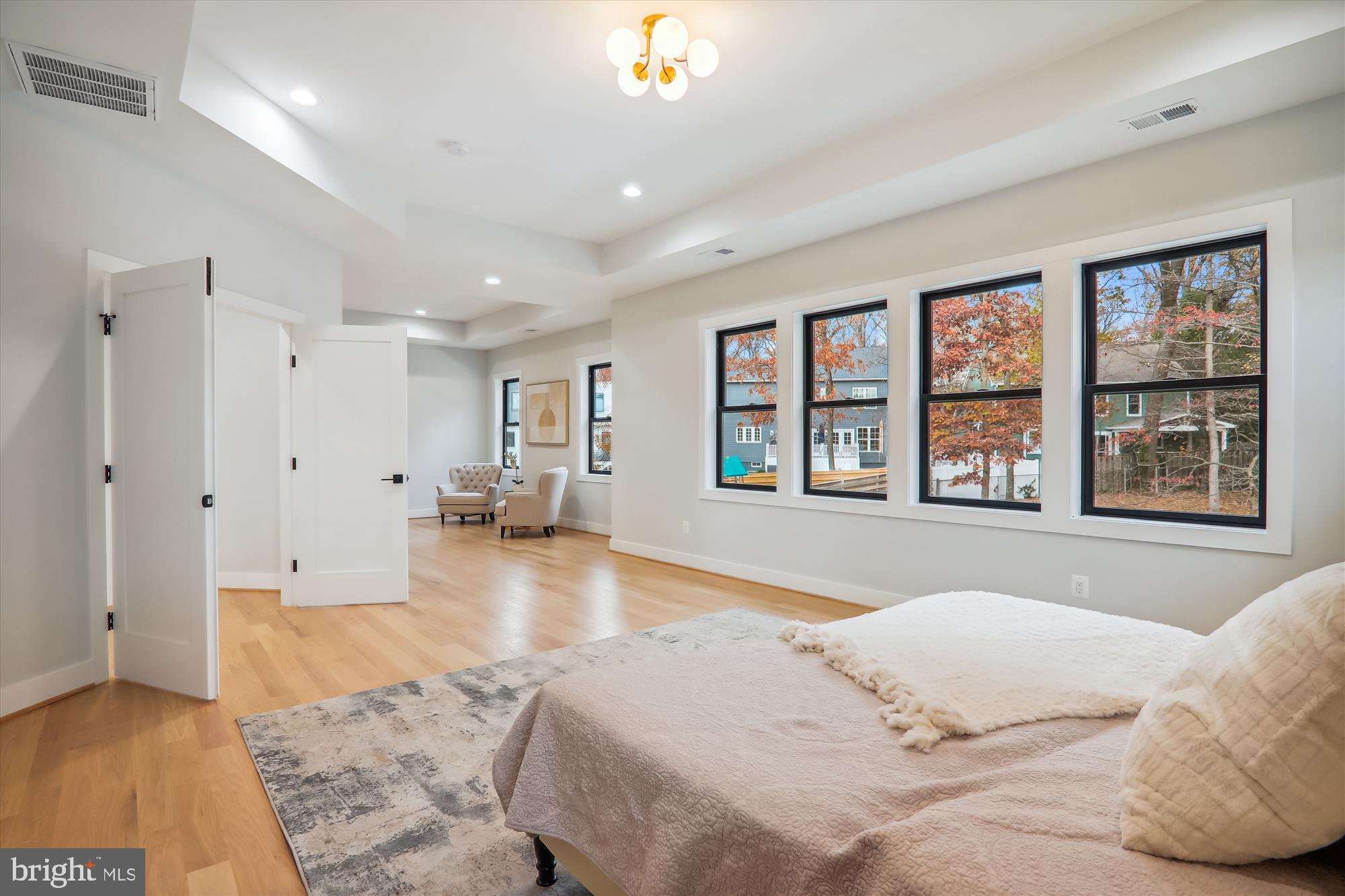 VIENNA WOODS - Residential