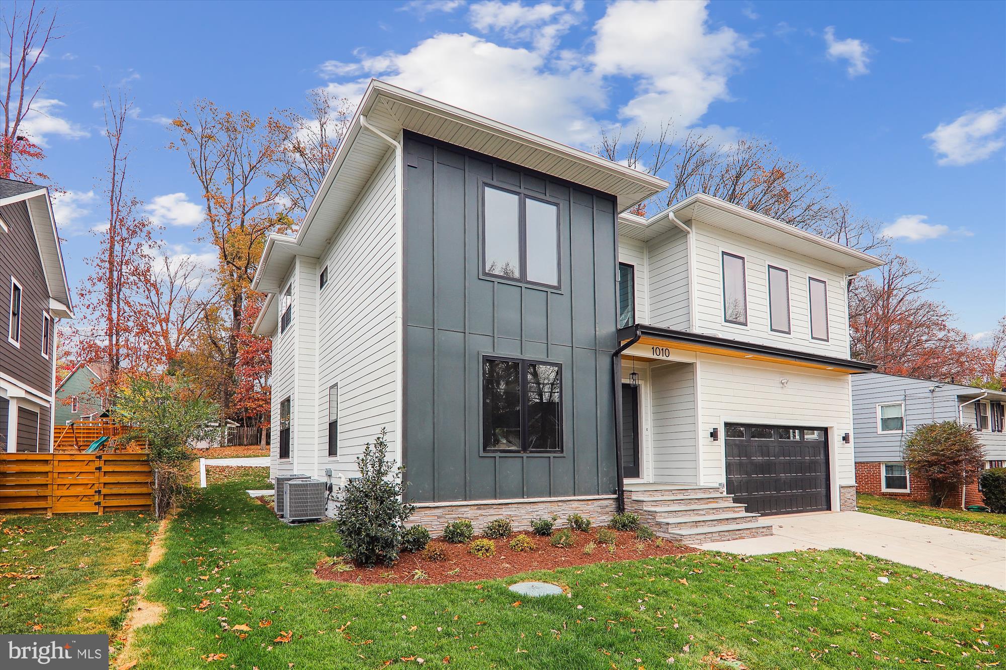 VIENNA WOODS - Residential