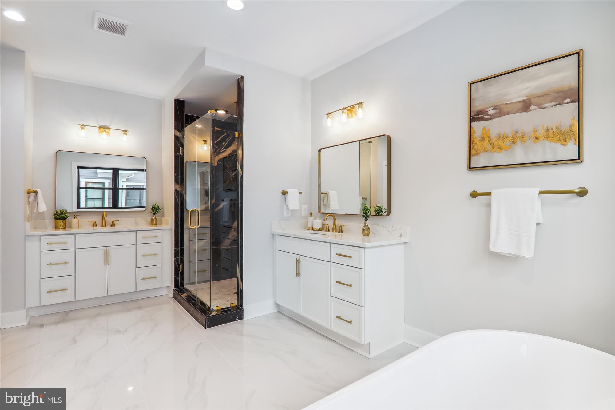 VIENNA WOODS - Residential