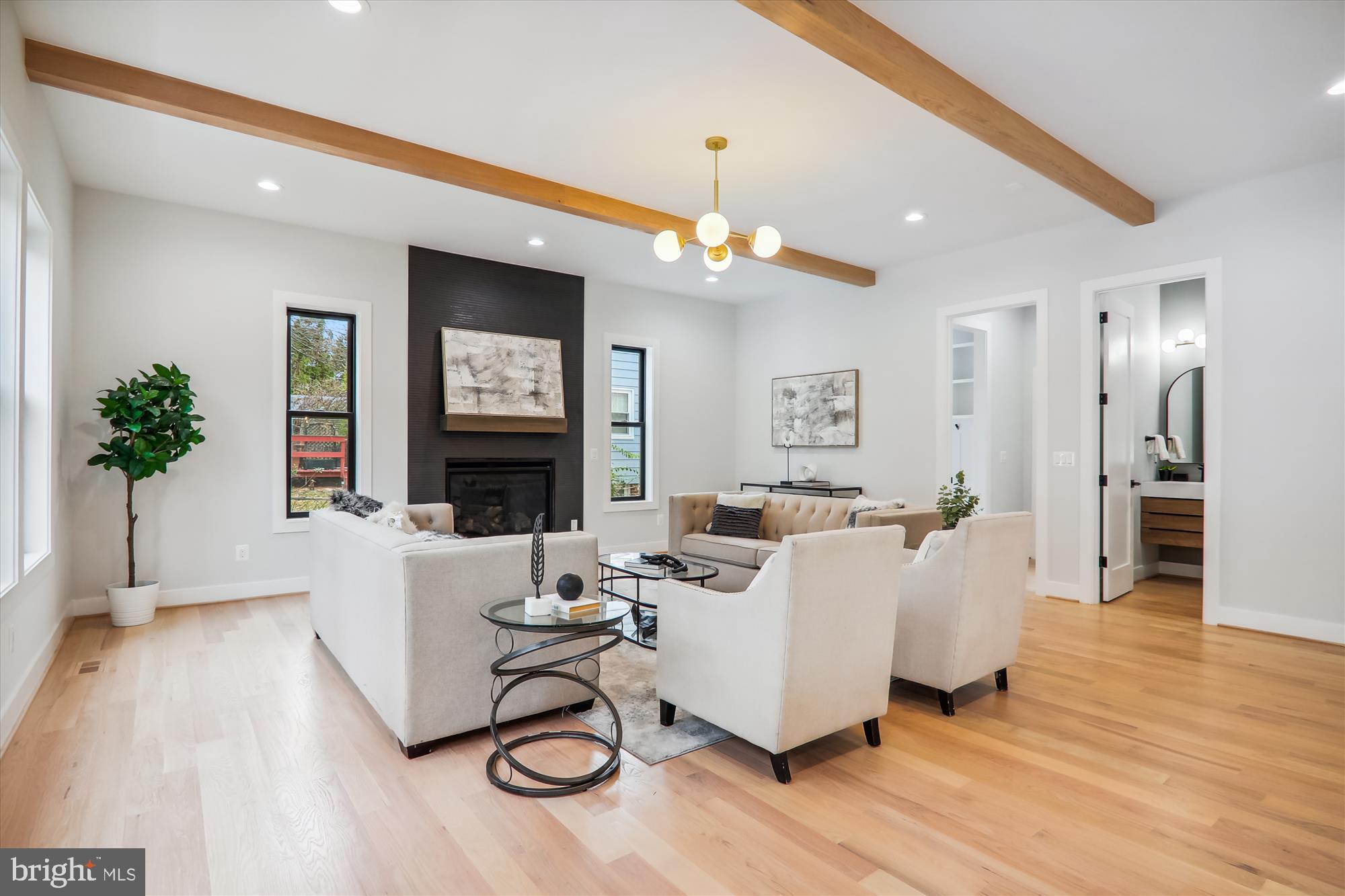 VIENNA WOODS - Residential