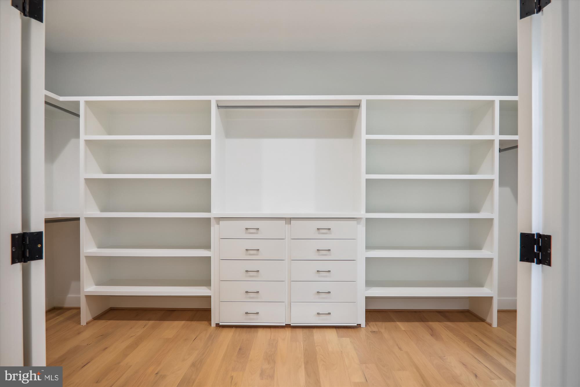 VIENNA WOODS - Residential