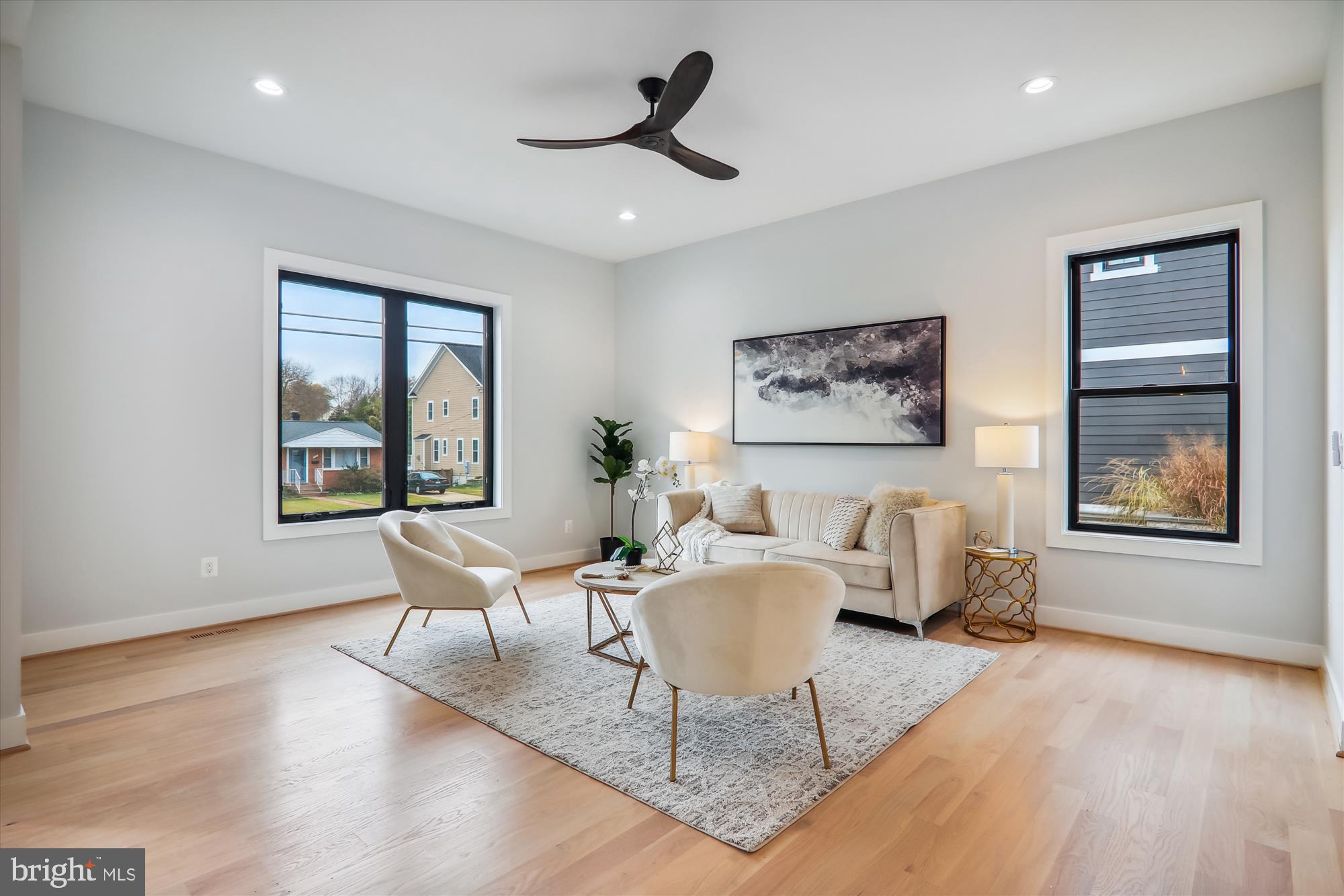 VIENNA WOODS - Residential