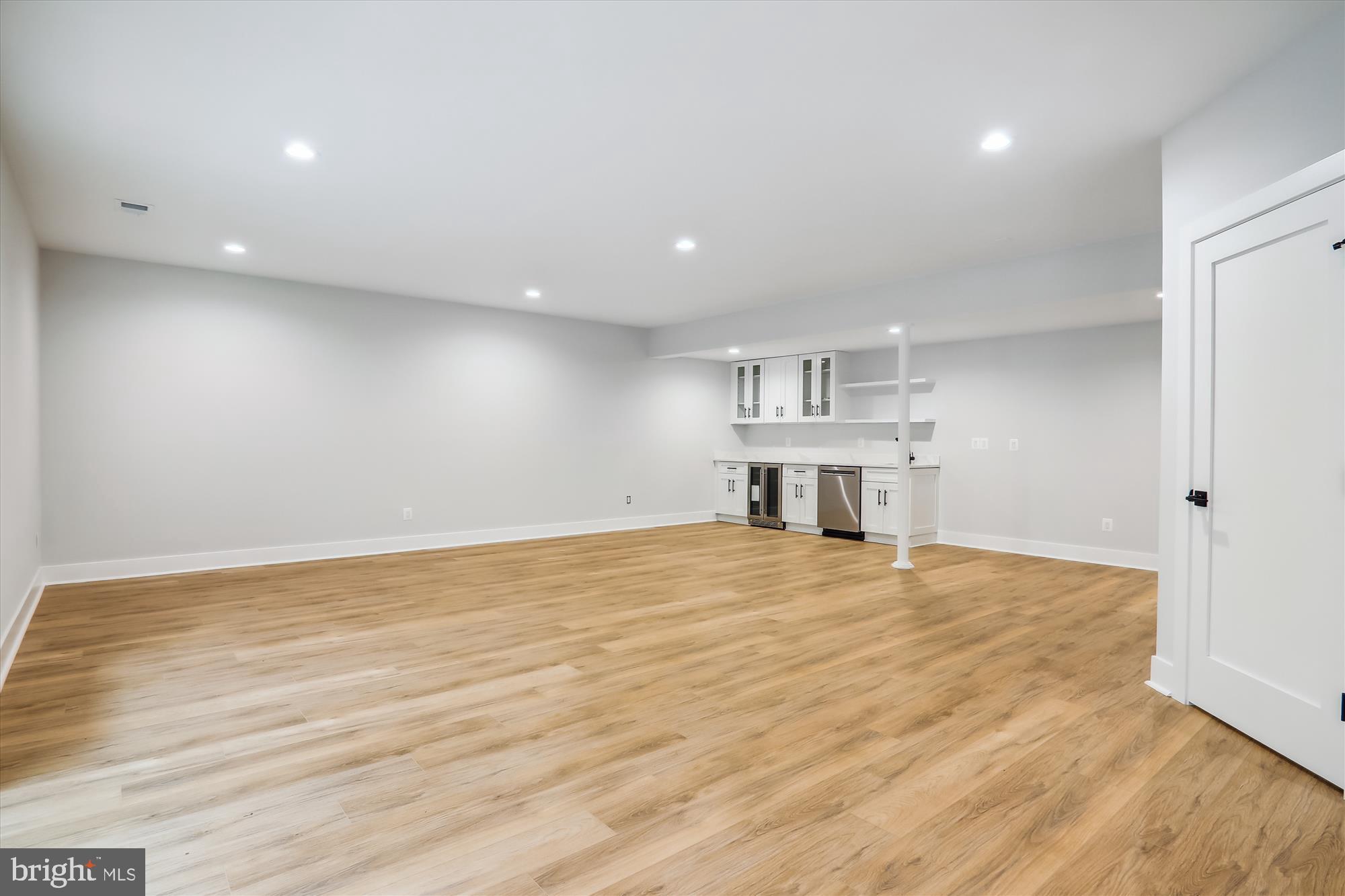 VIENNA WOODS - Residential