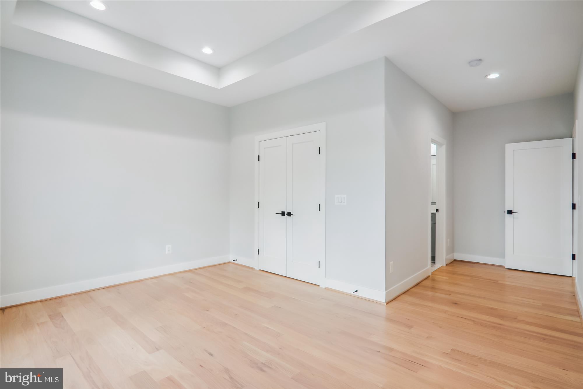 VIENNA WOODS - Residential