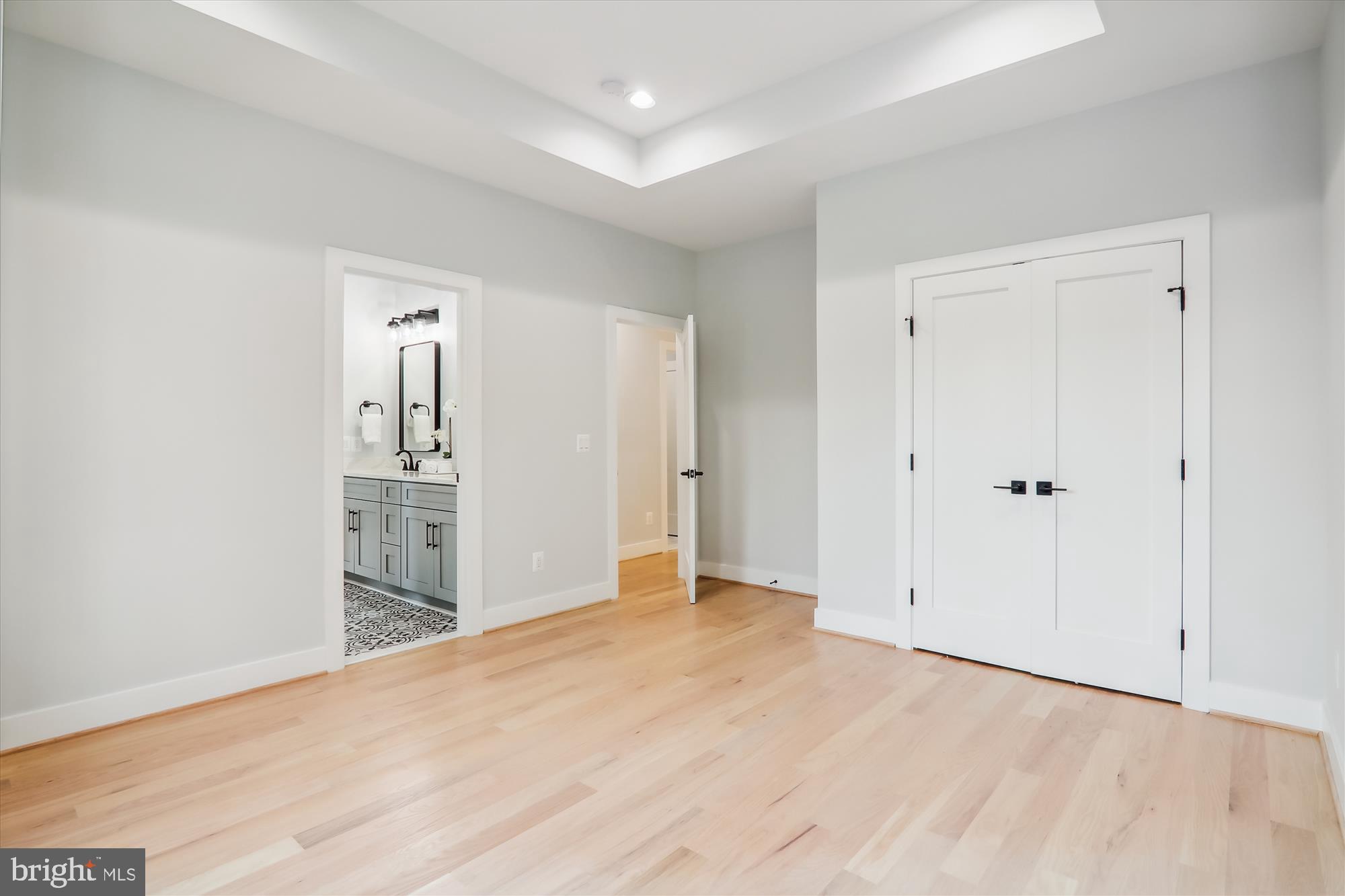 VIENNA WOODS - Residential