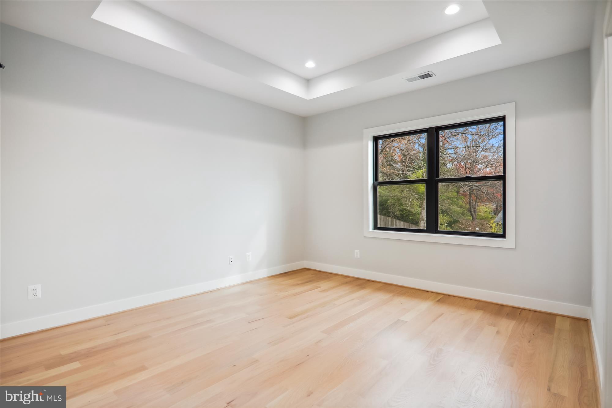 VIENNA WOODS - Residential