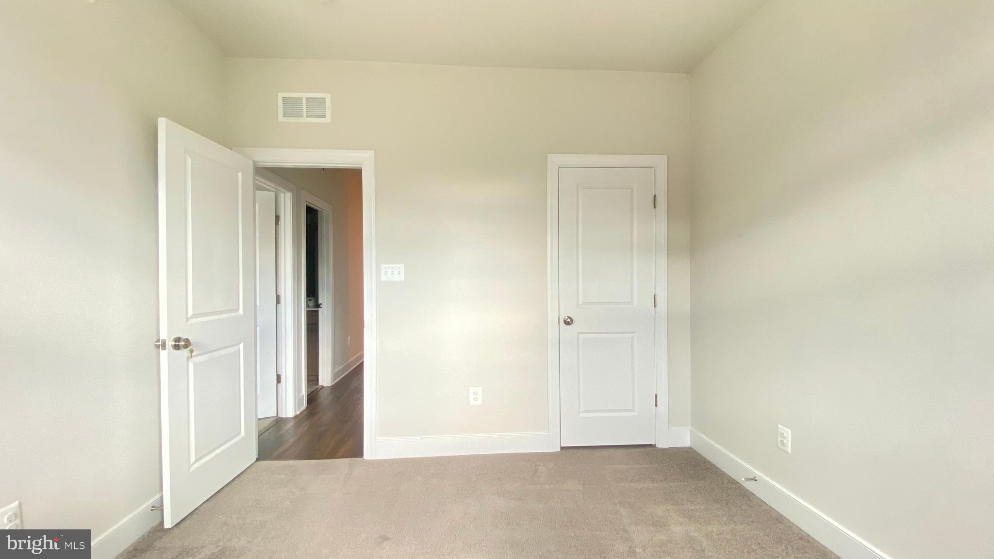 QUINCE ORCHARD - Residential