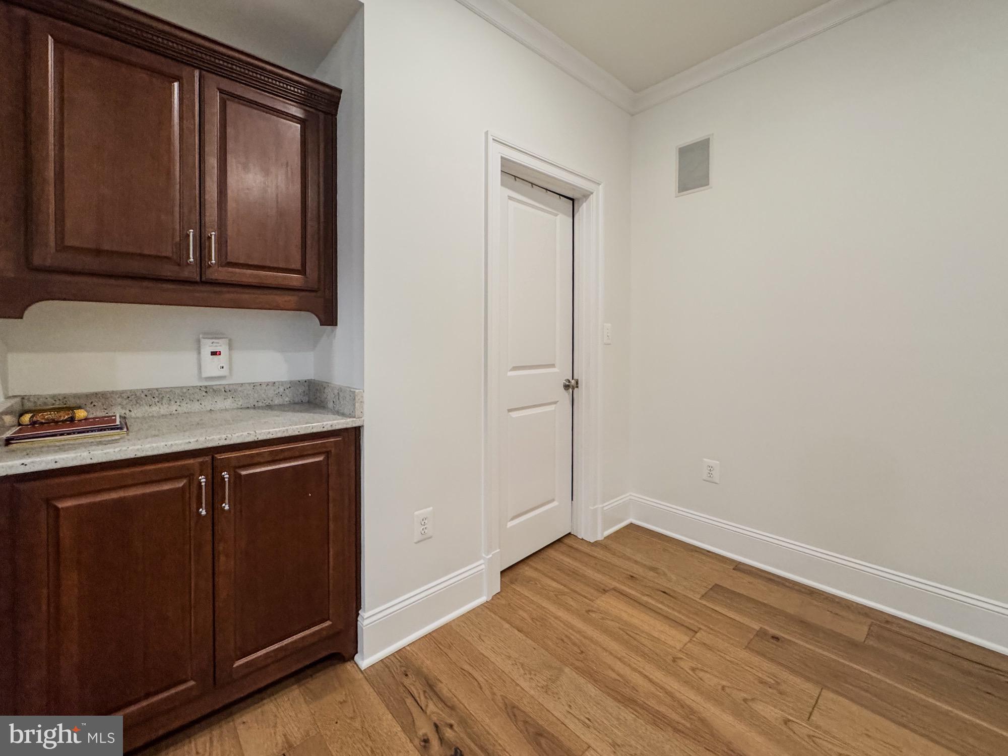 STOCKWELL MANOR - Residential Lease