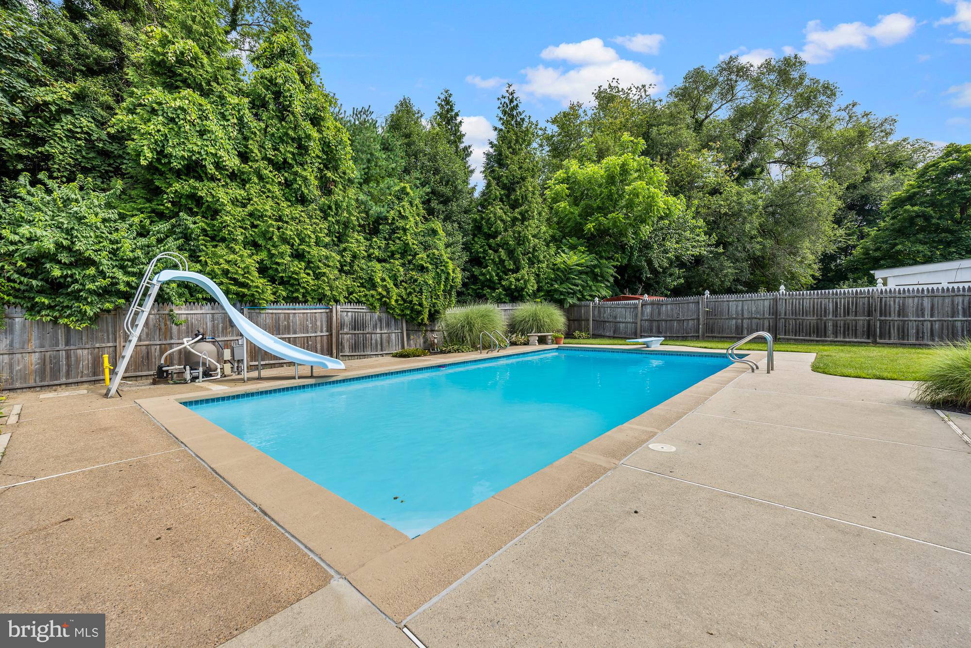 1869 W POINT DRIVE