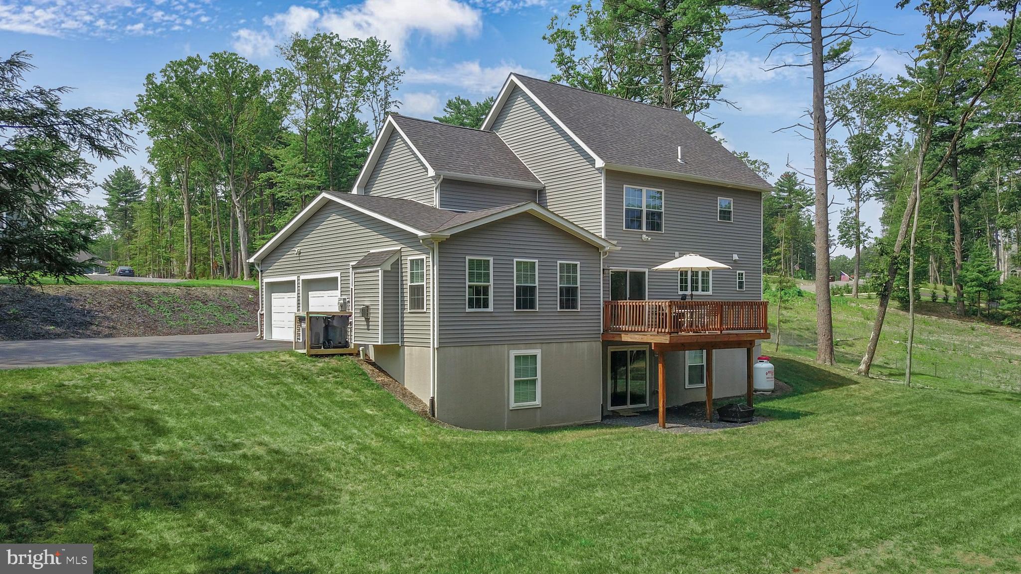 131 CHINABERRY WAY