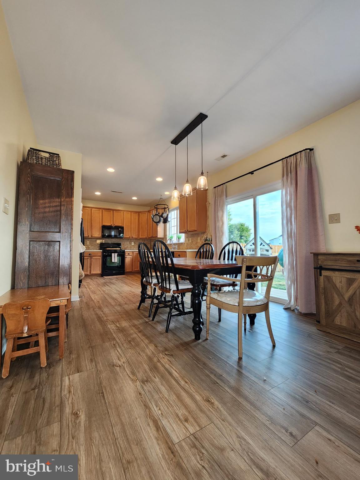 WAKELAND MANOR - Residential