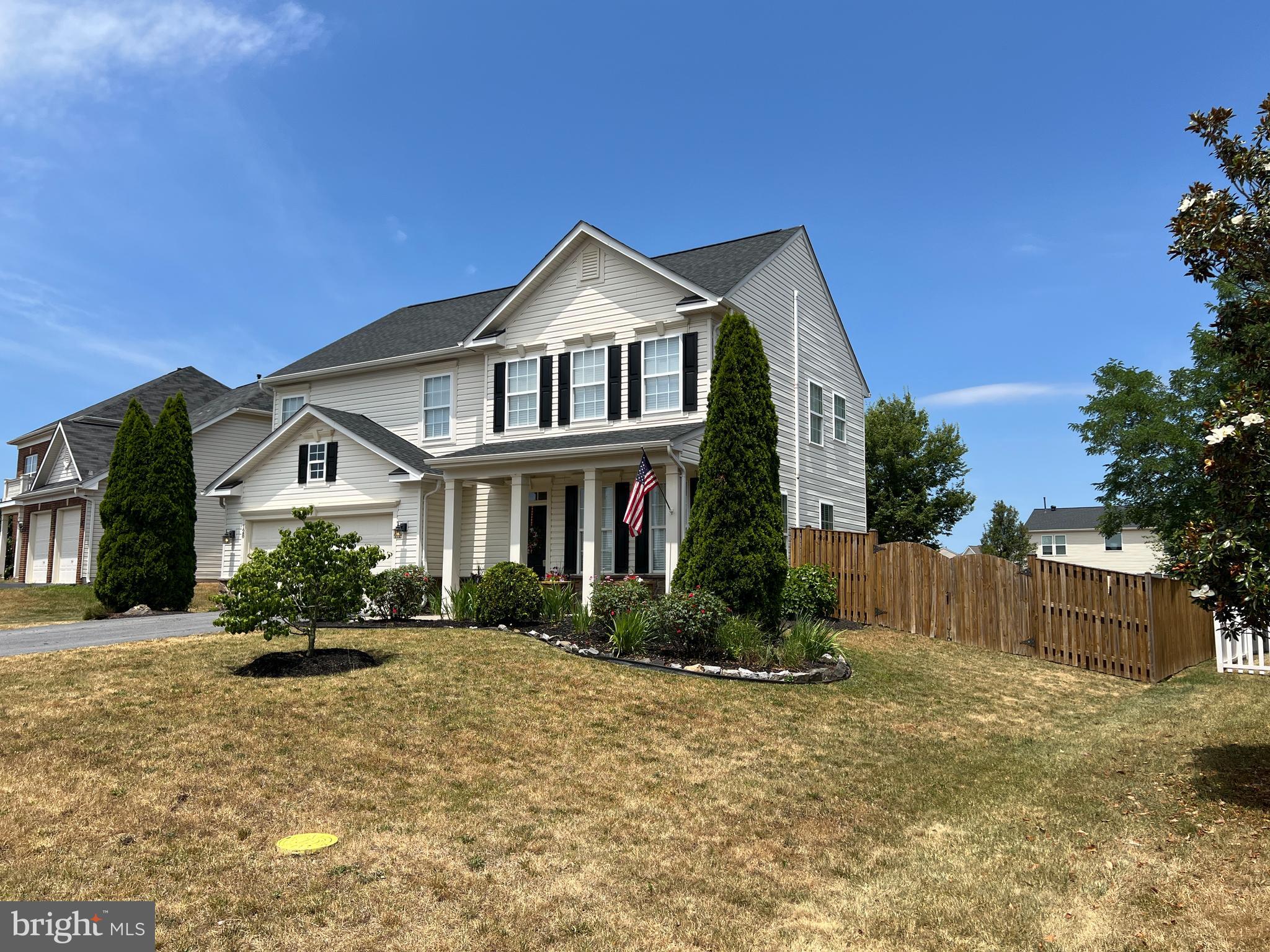 WAKELAND MANOR - Residential