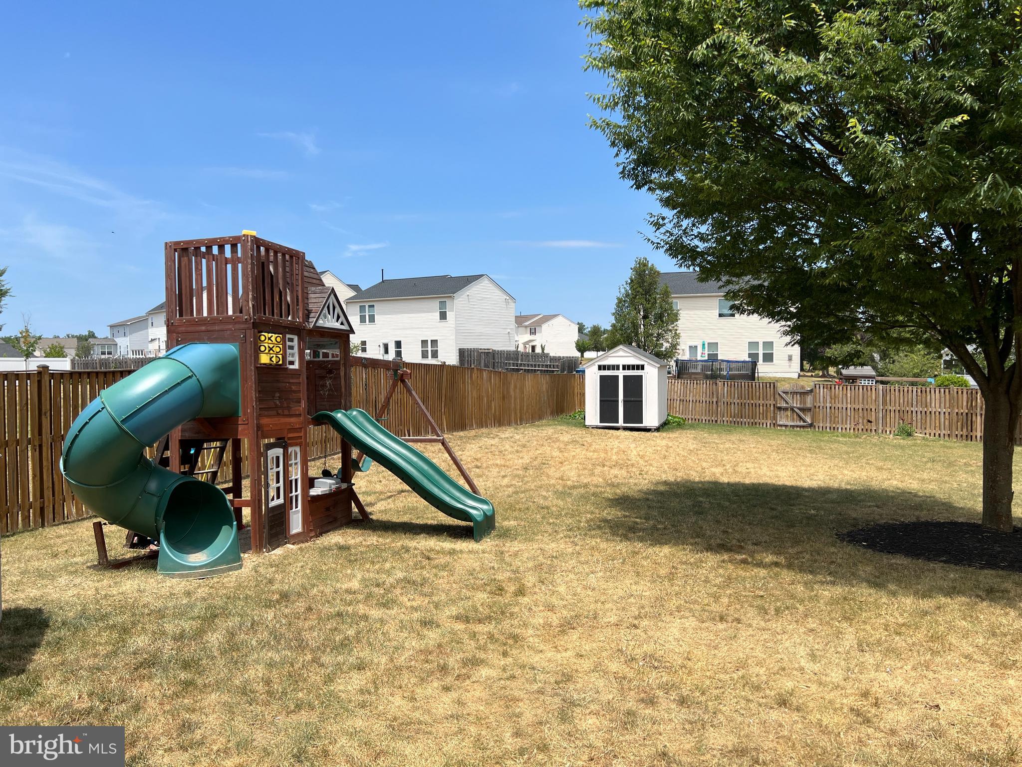 WAKELAND MANOR - Residential