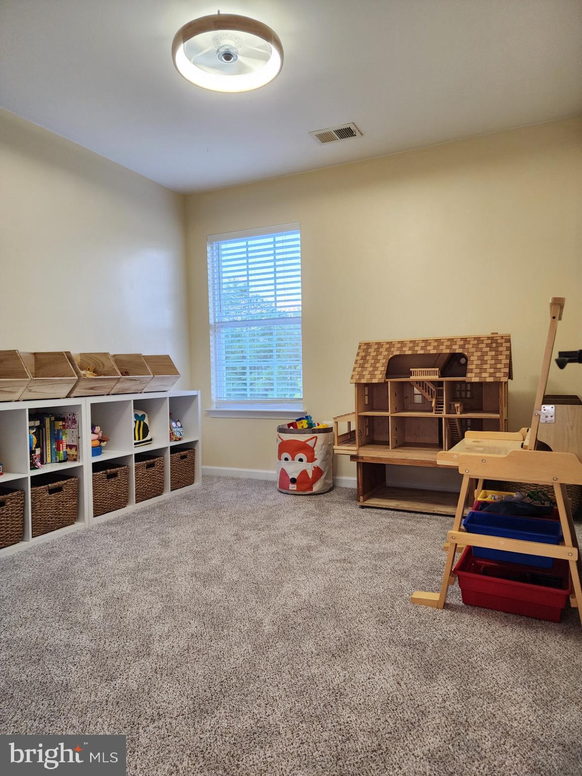 WAKELAND MANOR - Residential